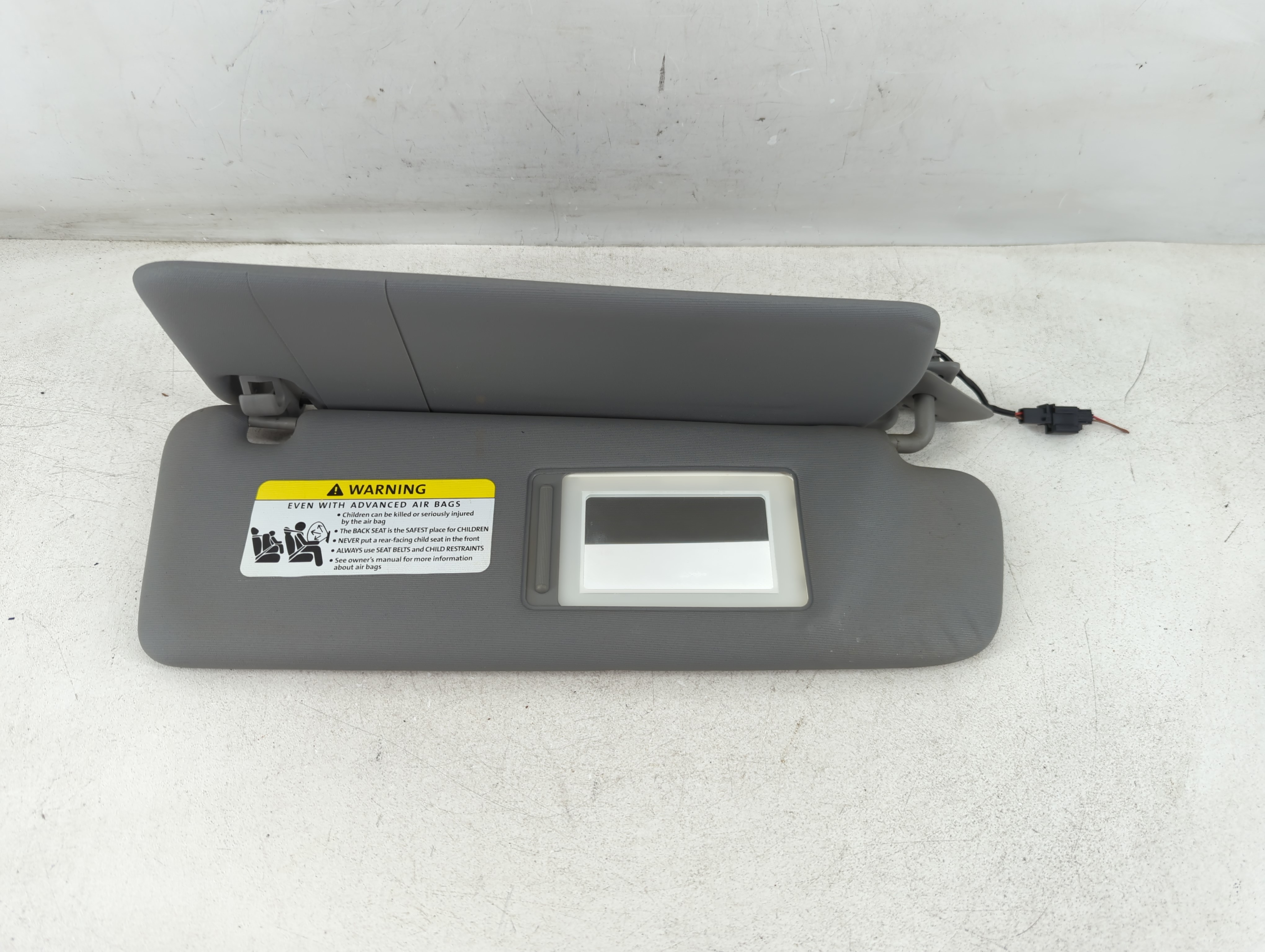 Picture of 2004-2010 Volkswagen Touareg Passenger Sun Visor Mirror Right Sunvisor 833787
