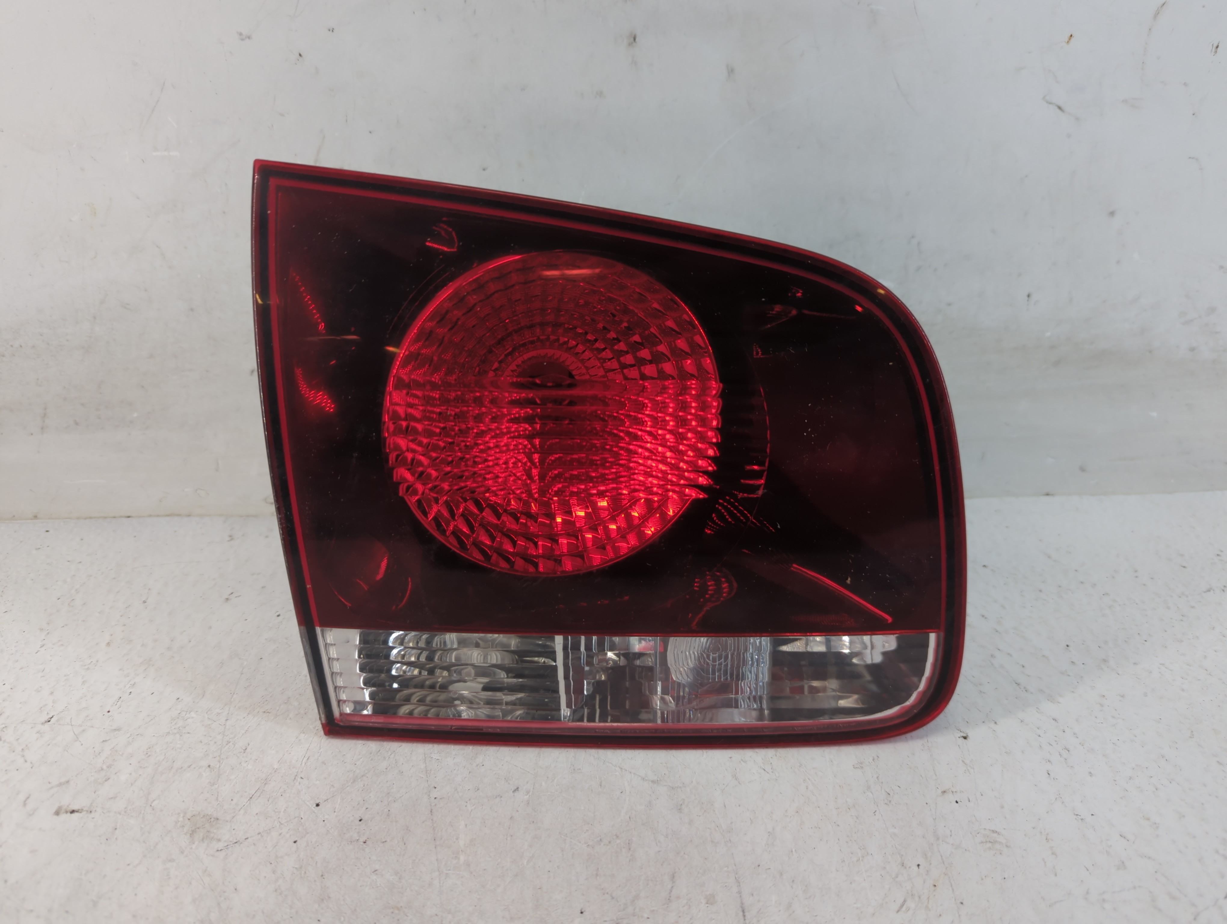Picture of 2007-2010 Volkswagen Touareg Driver Left Side Tail Light Taillight Oem 833791