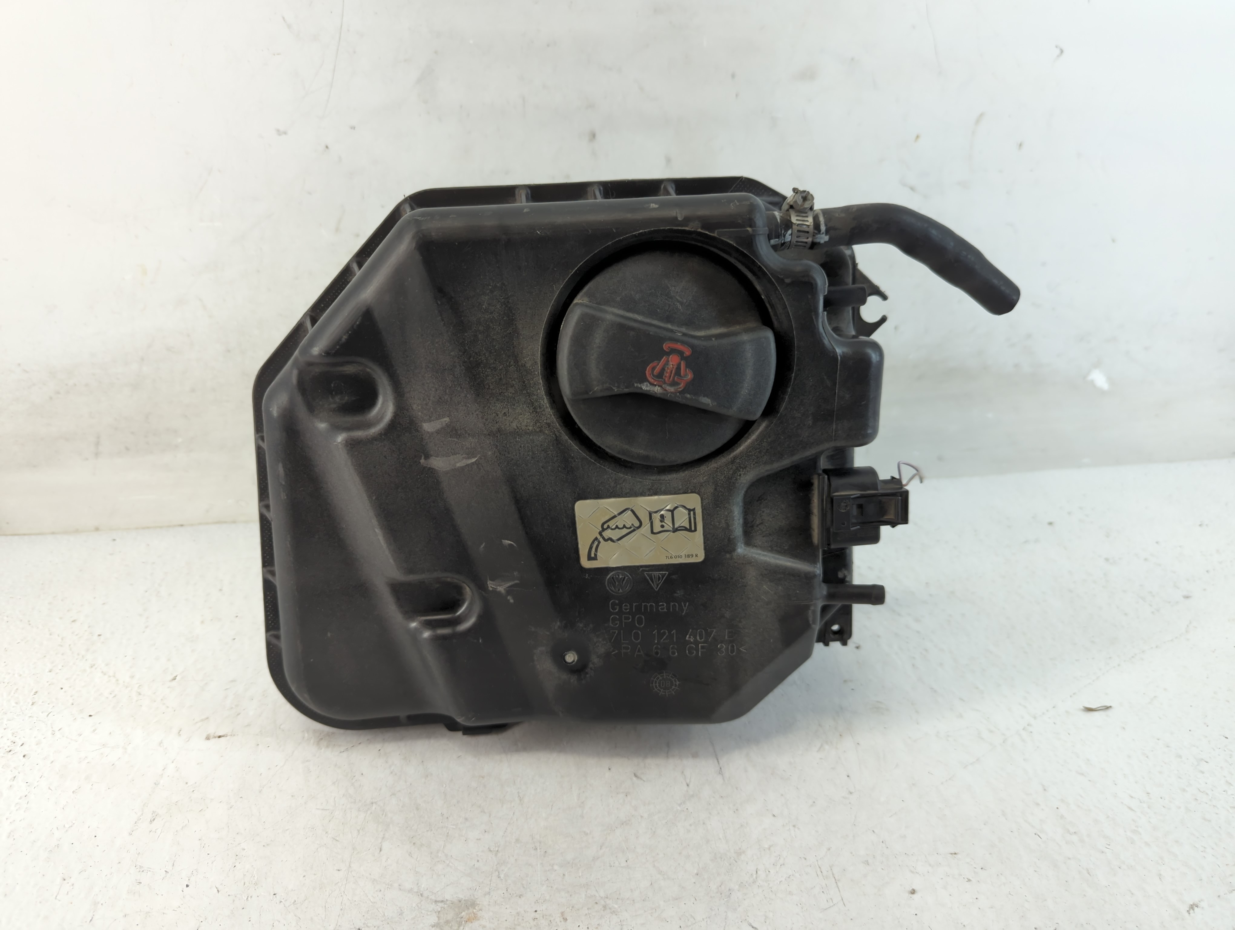 2004 Volkswagen Touareg Radiator Coolant Overflow Expansion Tank Bottle 833812 - Oemusedautoparts1.com