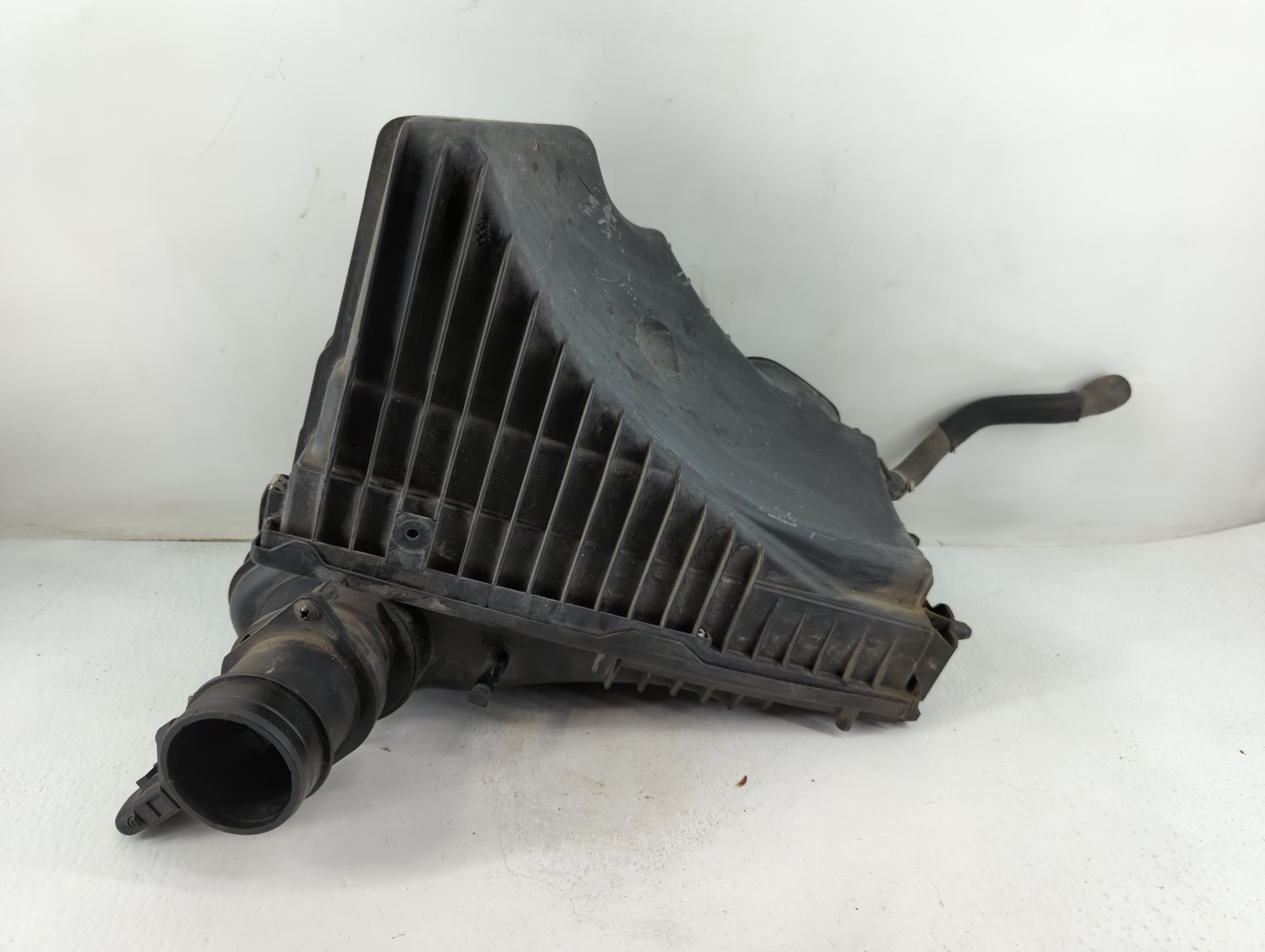 Picture of 2007-2009 Volkswagen Touareg Air Cleaner Intake-duct Hose Tube 833818