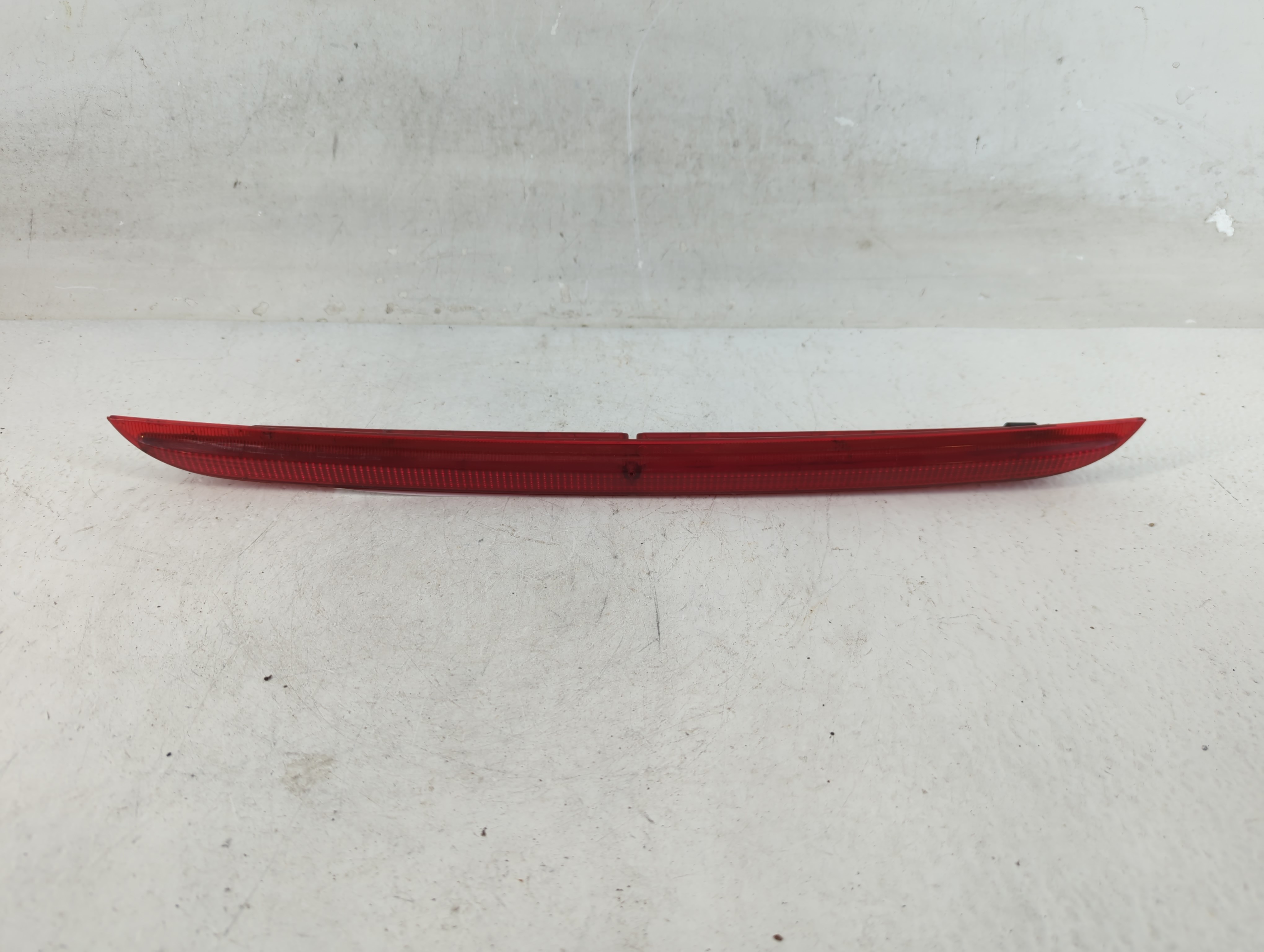 Picture of 2008 Volkswagen Touareg Third Brake Light Tail Light 833847
