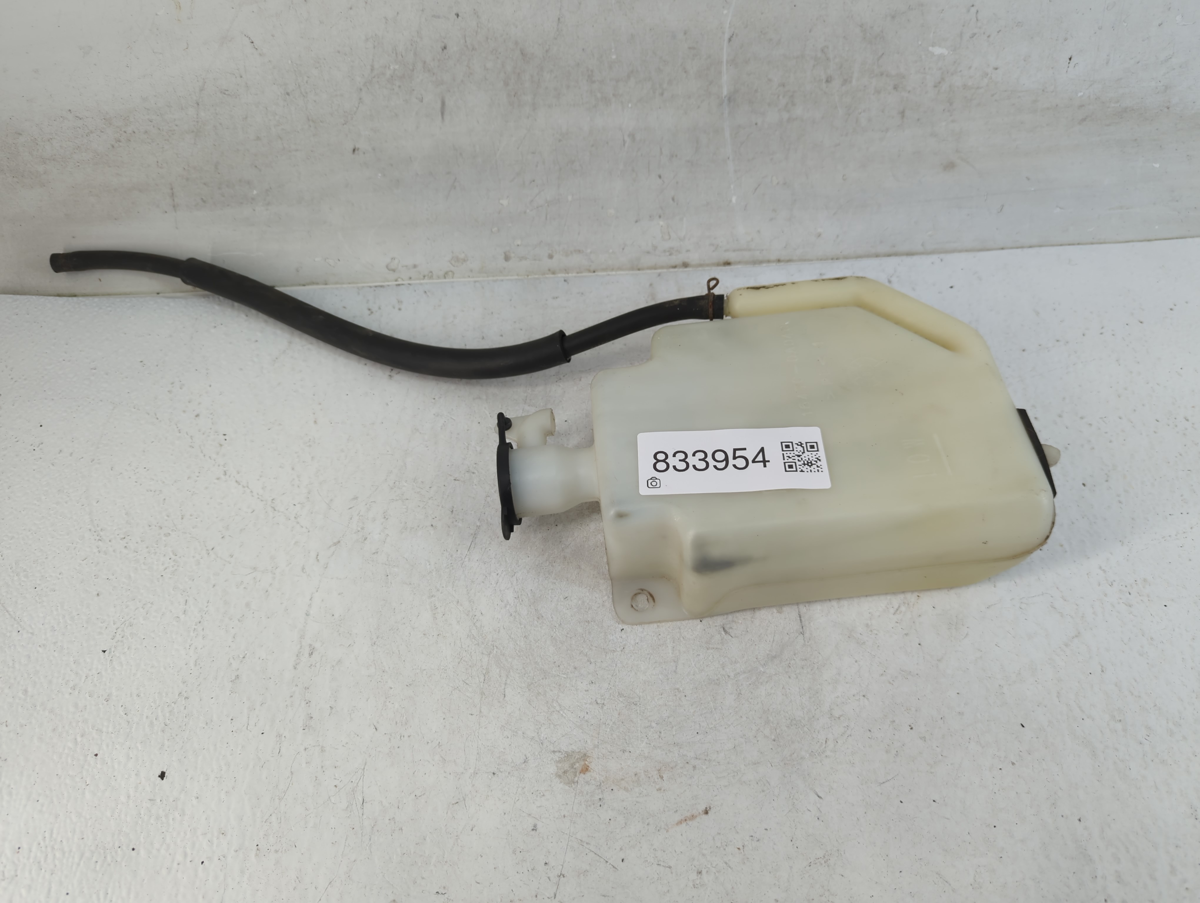 1998-2003 Toyota Sienna Radiator Coolant Overflow Expansion Tank Bottle 833954 - Oemusedautoparts1.com