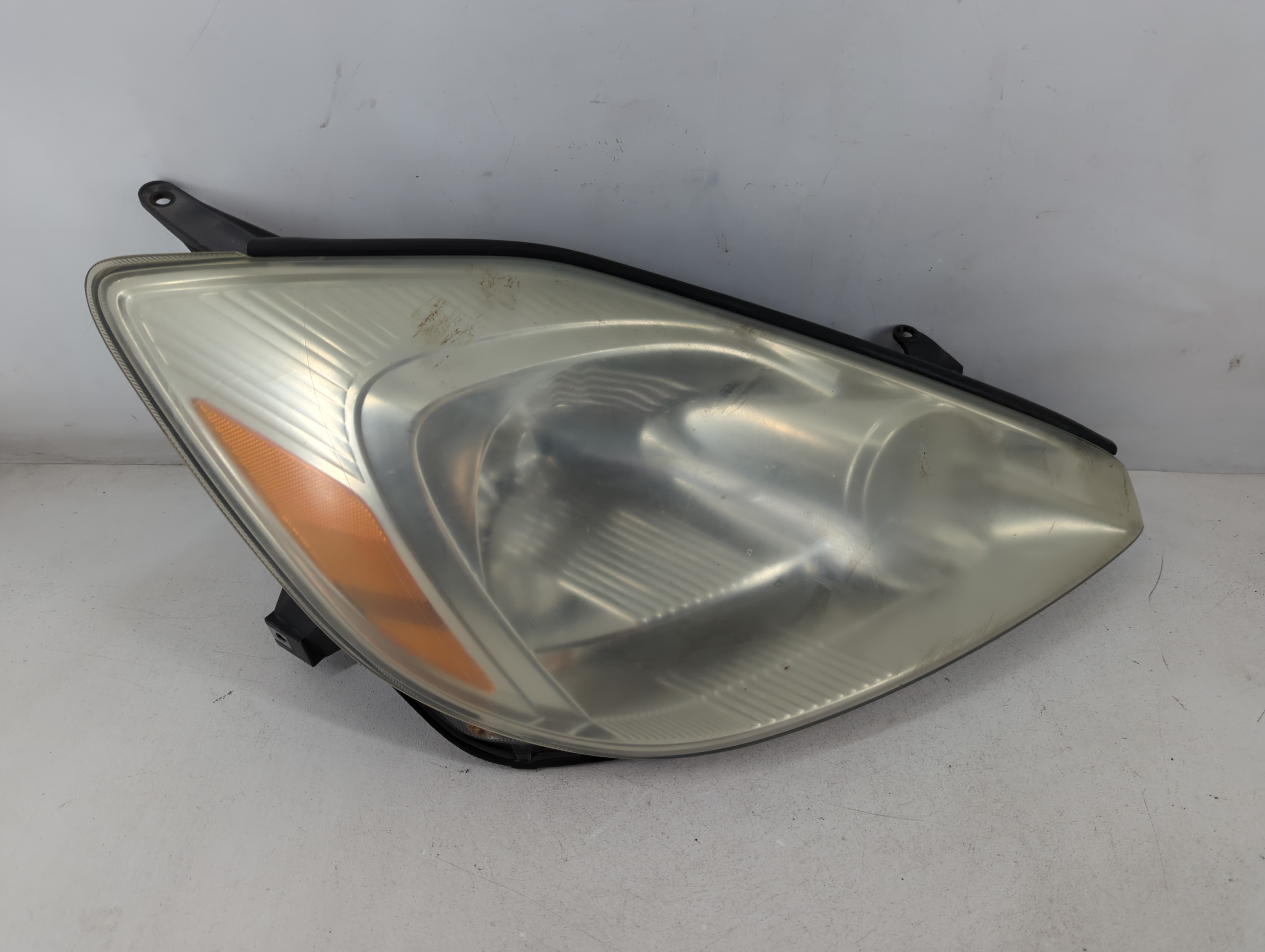 Picture of 2004-2005 Toyota Sienna Passenger Right Oem Head Light Headlight Lamp 834003