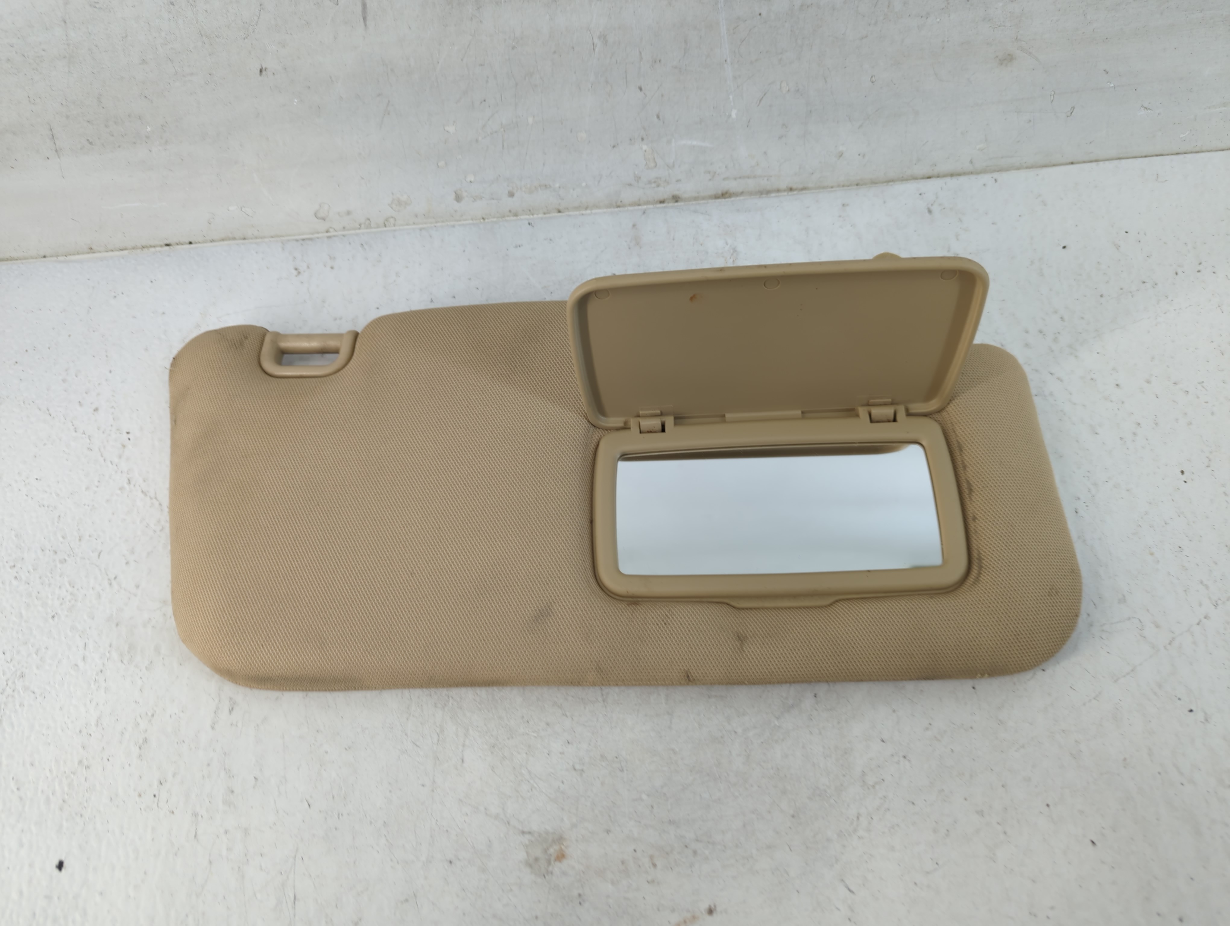 Picture of 2006-2008 Subaru Forester Passenger Sun Visor Mirror Right Sunvisor 834216