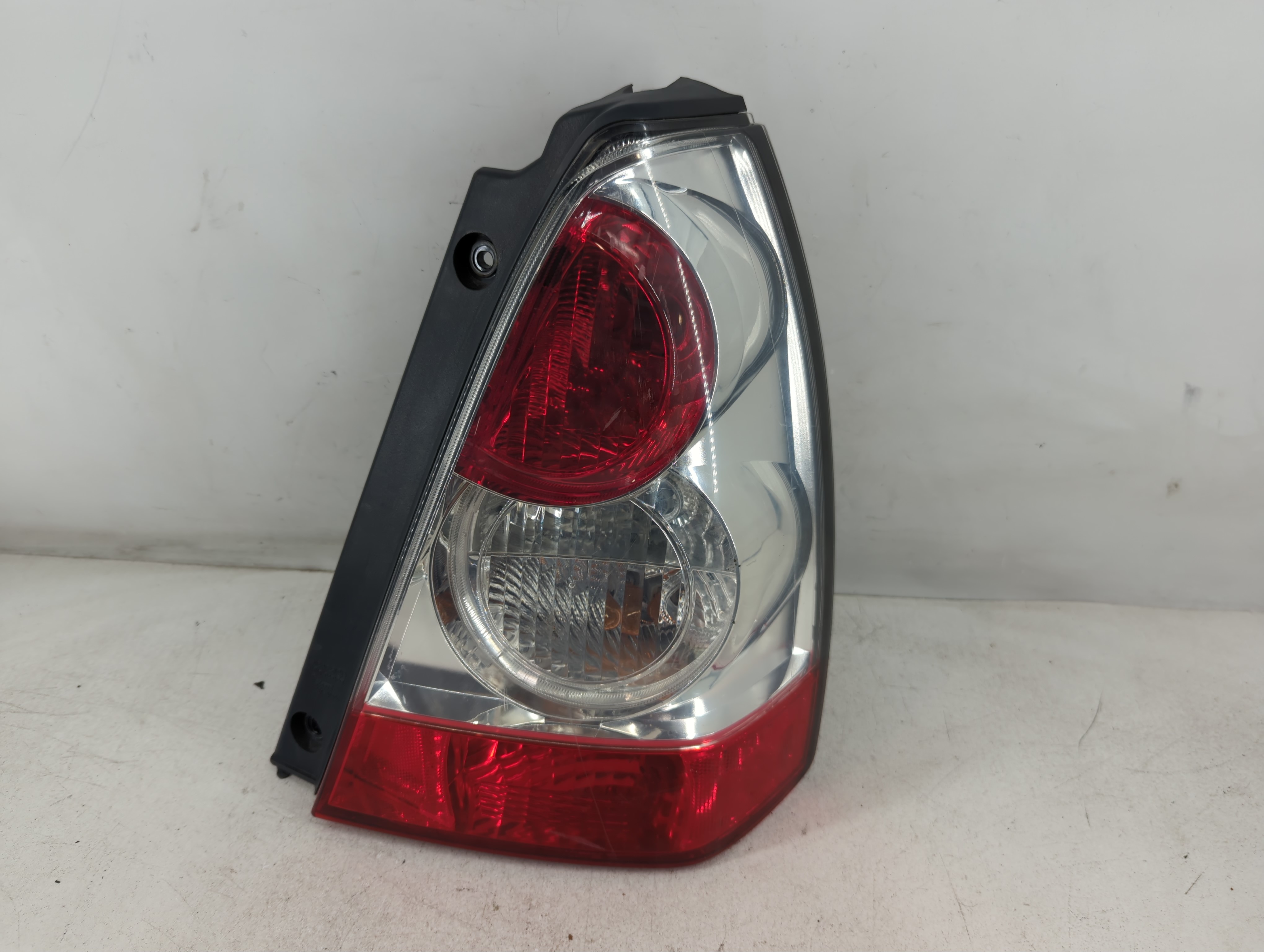 Picture of 2007 Subaru Forester Passenger Right Side Tail Light Taillight Oem 834219
