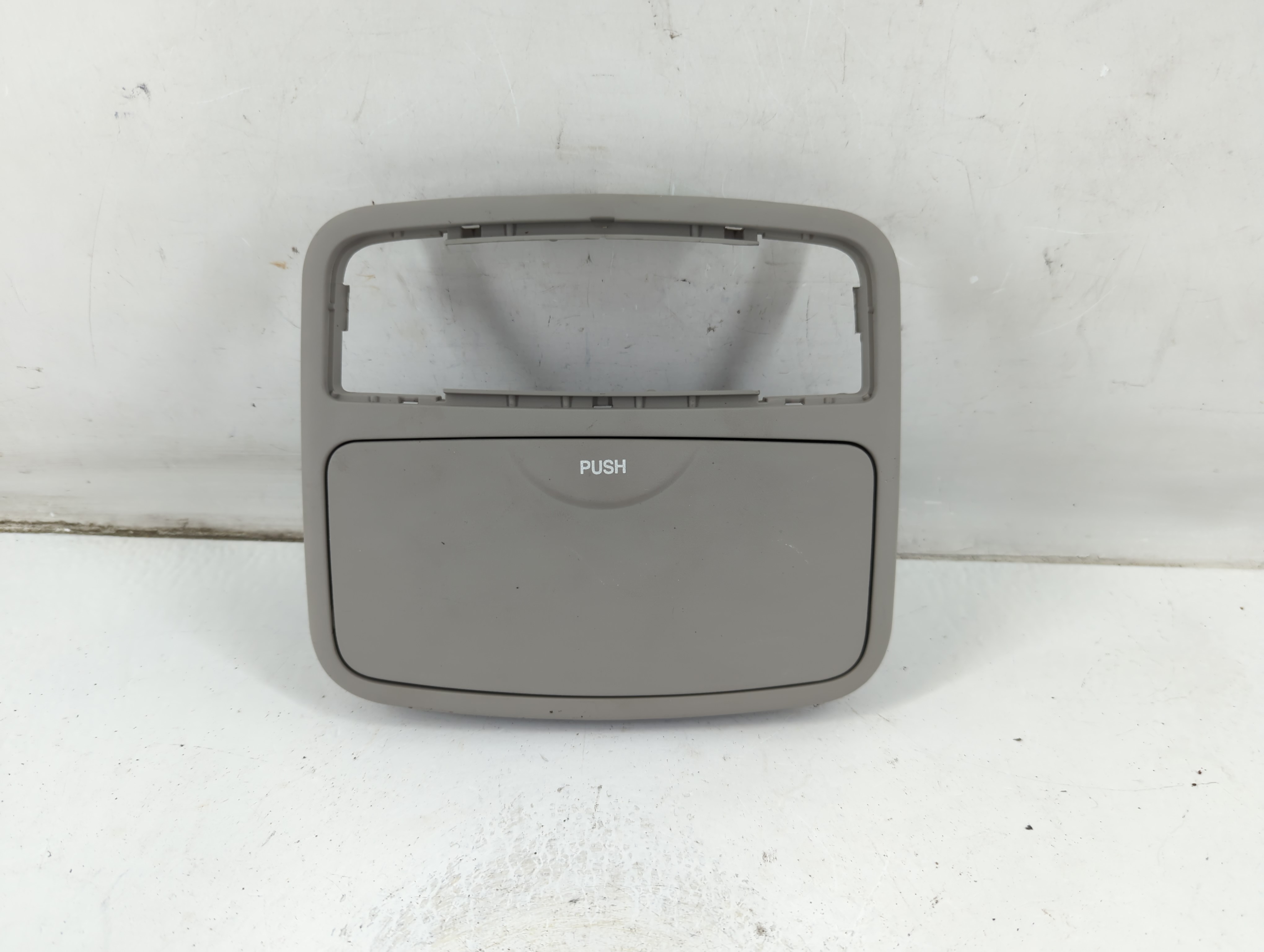 Picture of 2004 Kia Spectra Overhead Roof Console Interior Dome Light 834566