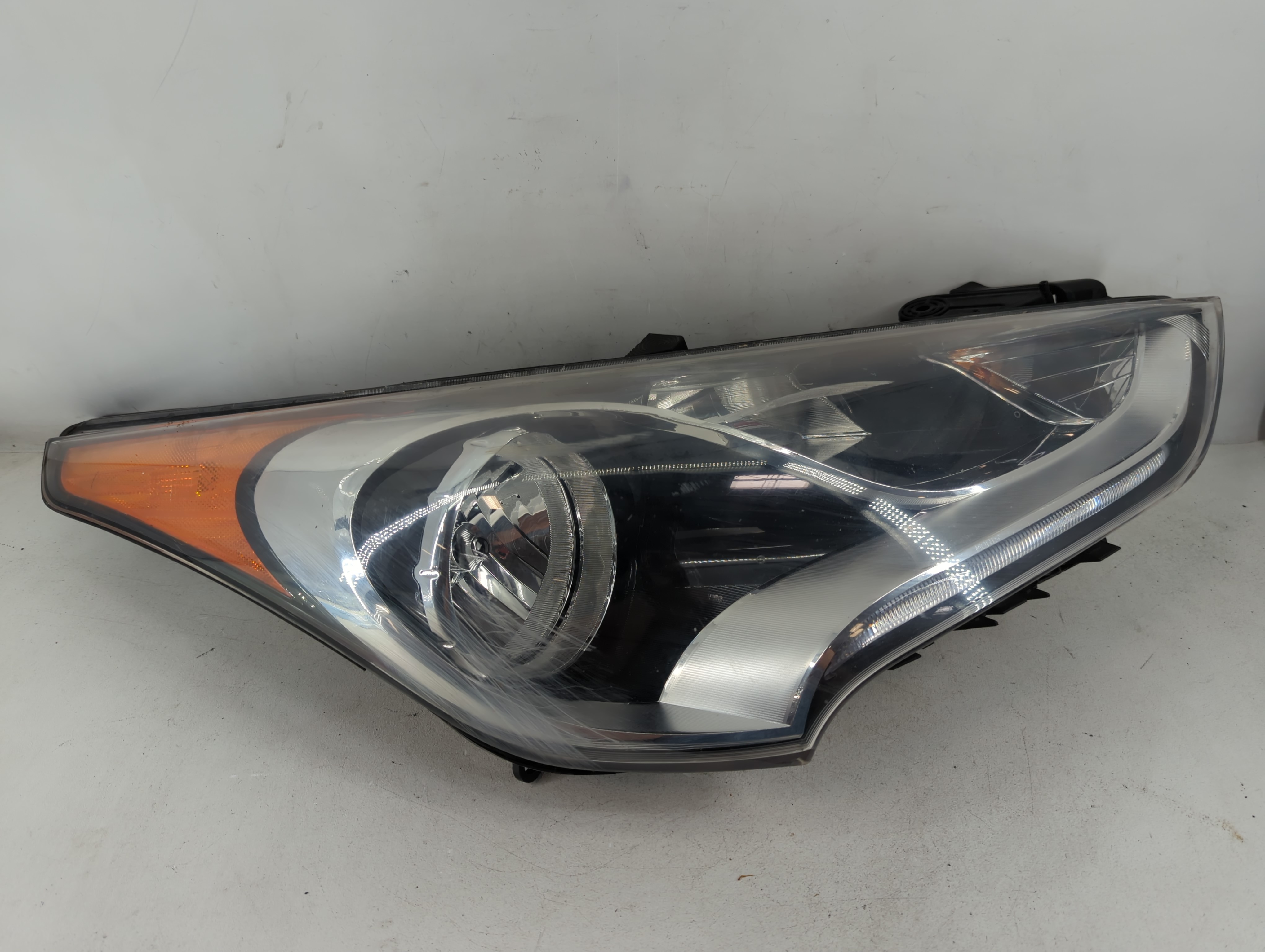 Picture of 2012-2017 Hyundai Veloster Passenger Right Oem Head Light Headlight Lamp 834580