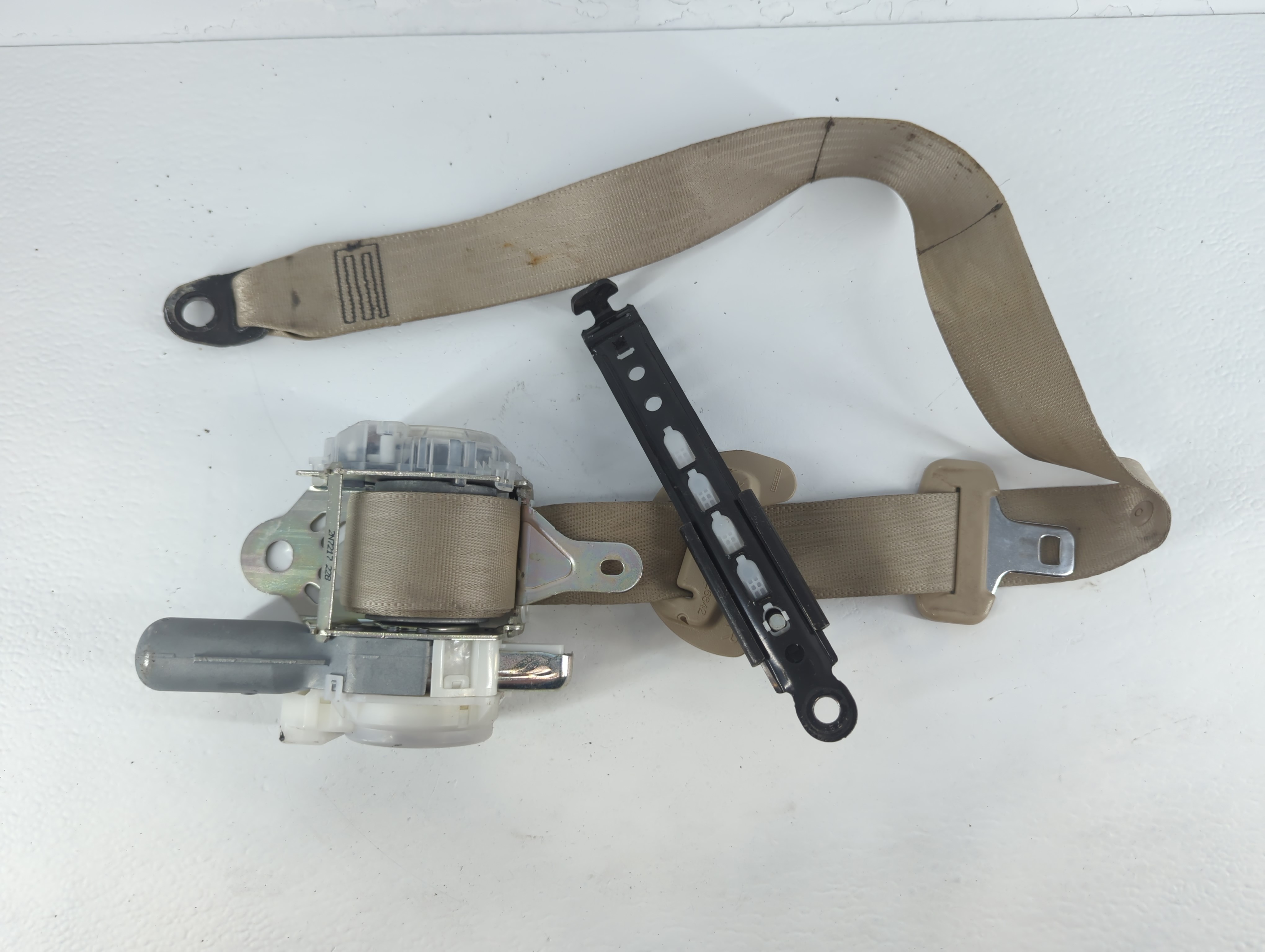 2007-2009 Lexus Rx350 Passenger Front Seatbelt Retractor 834742 - Oemusedautoparts1.com