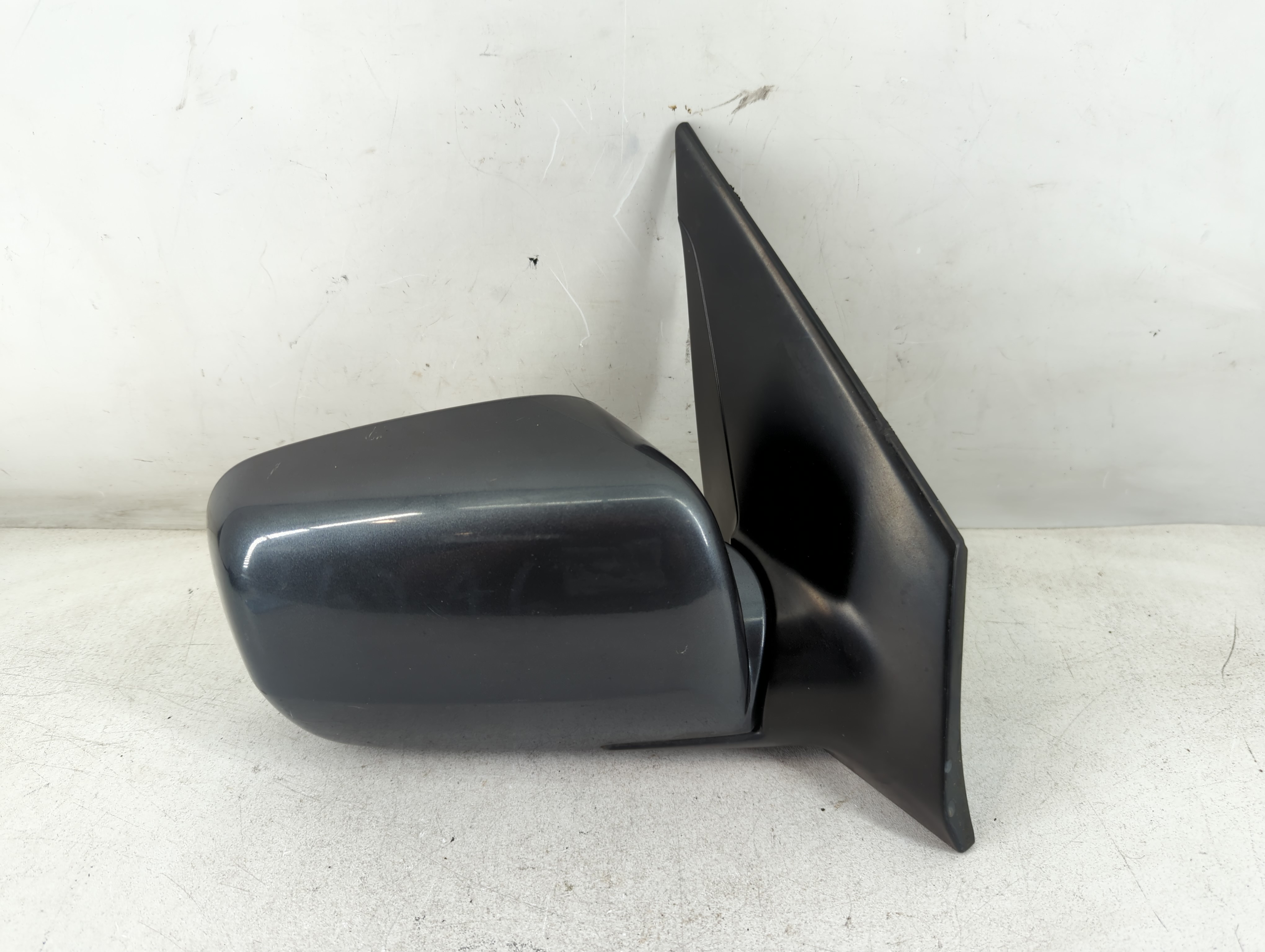2003-2008 Honda Pilot Passenger Right Side View Manual Door Mirror 834781 - Oemusedautoparts1.com