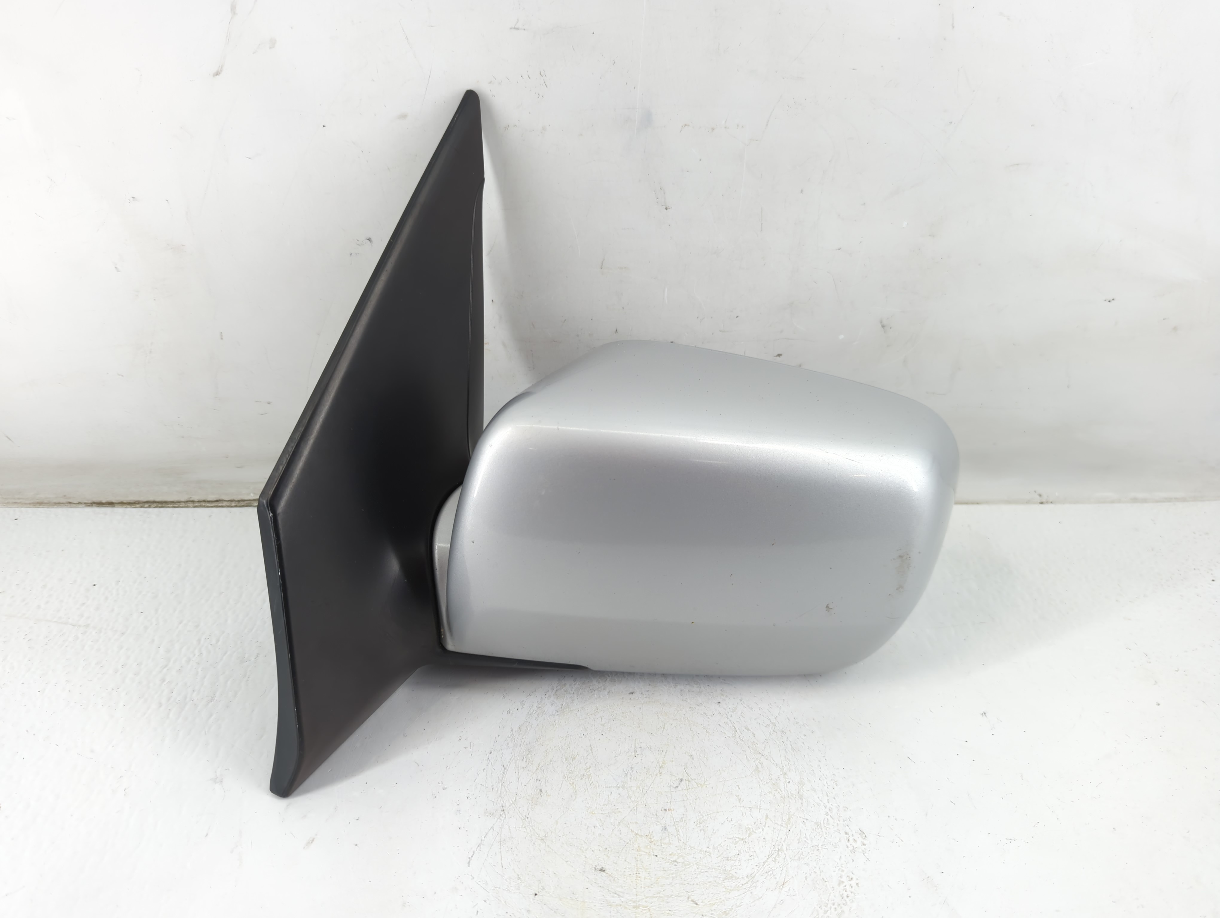 2003-2008 Honda Pilot Driver Left Side View Manual Door Mirror Silver 834995 - Oemusedautoparts1.com