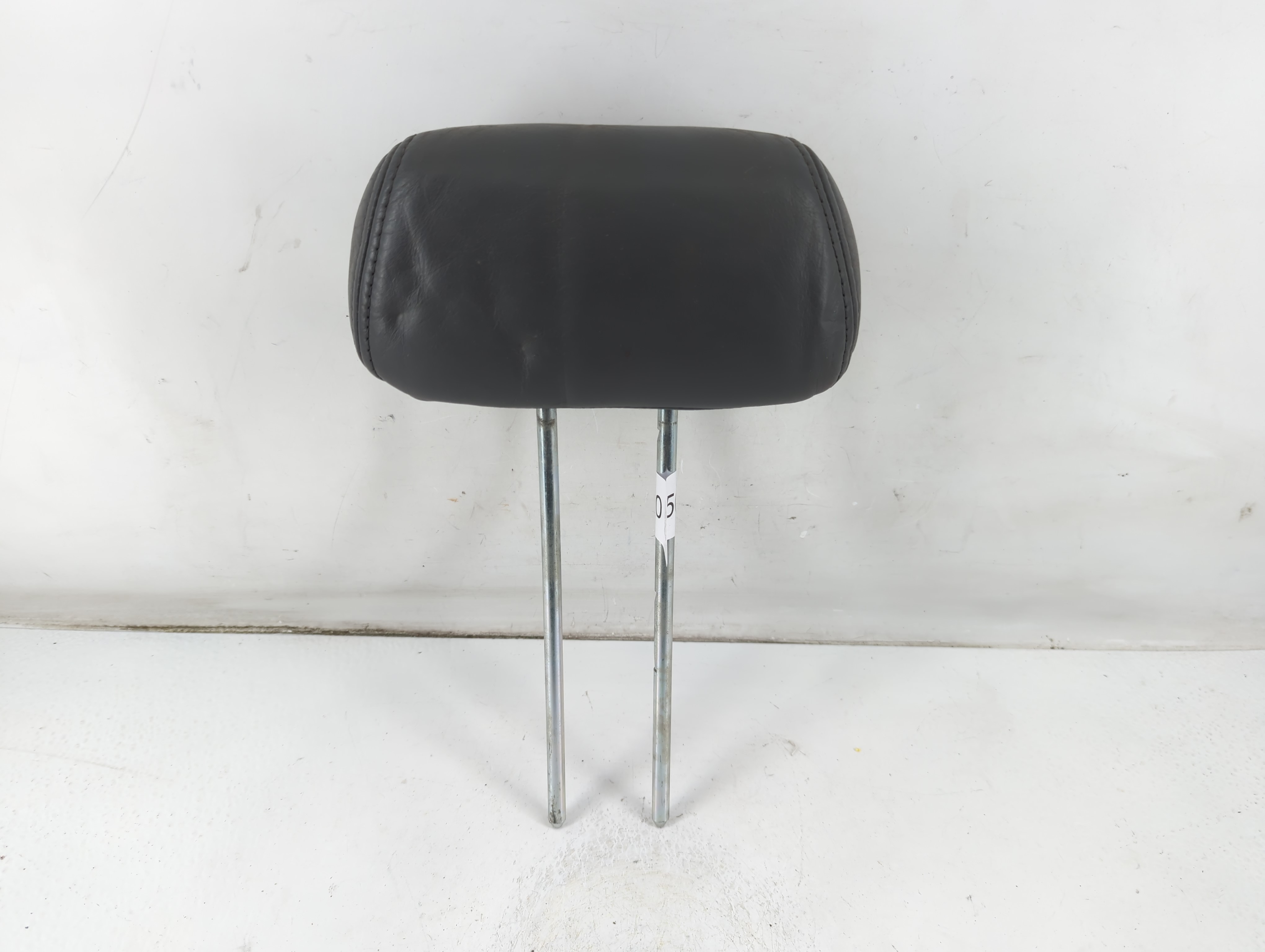 2004-2004 Honda Pilot Headrest Head Rest Rear Seat Black 835020 - Oemusedautoparts1.com