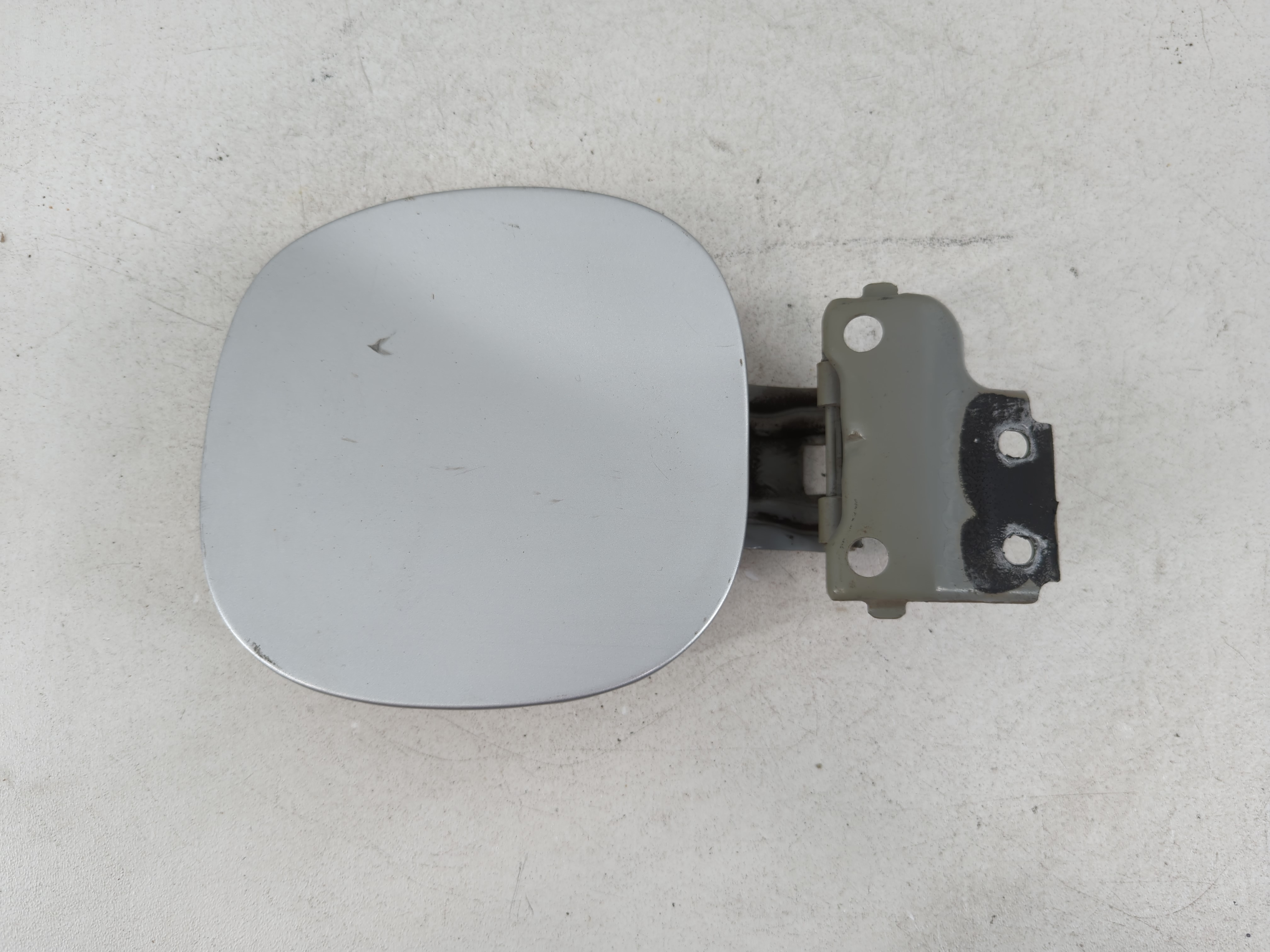 Picture of 2004 Honda Pilot Fuel Tank Door Lid Gas Tank 835042