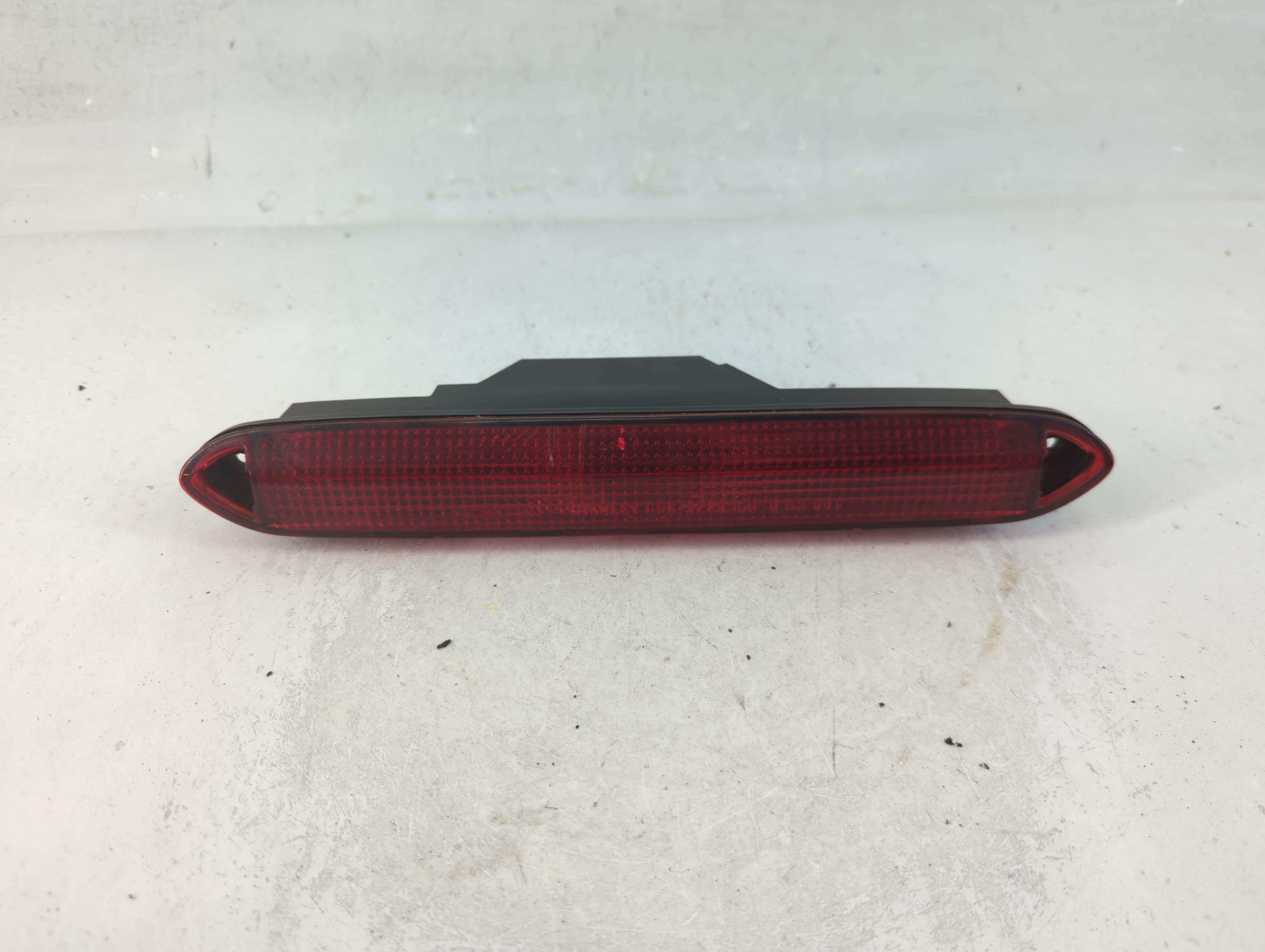 2004 Honda Pilot Third Brake Light Tail Light 835059 - Oemusedautoparts1.com