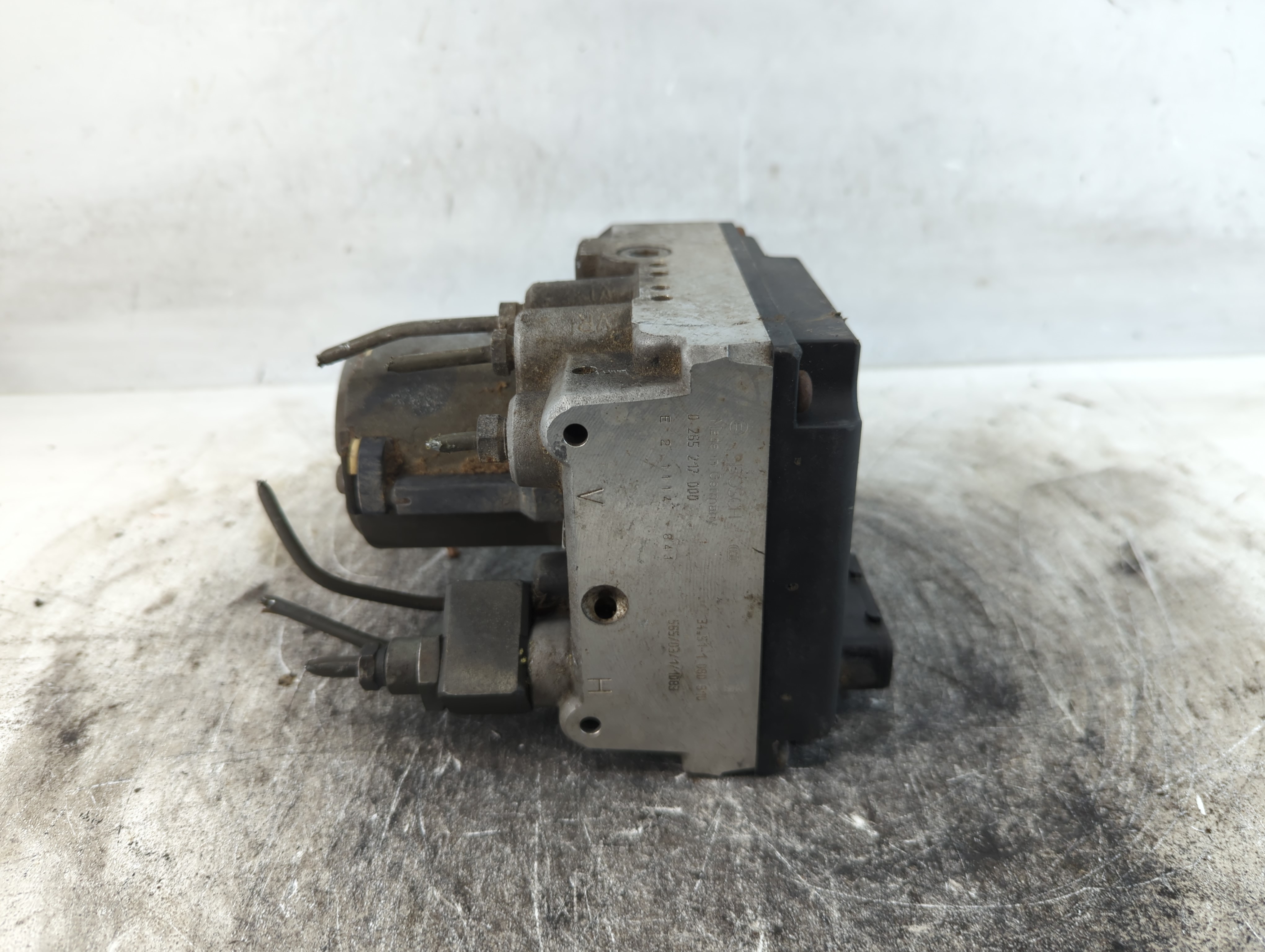 Bmw 750i Abs Pump Control Module 835366 - Oemusedautoparts1.com