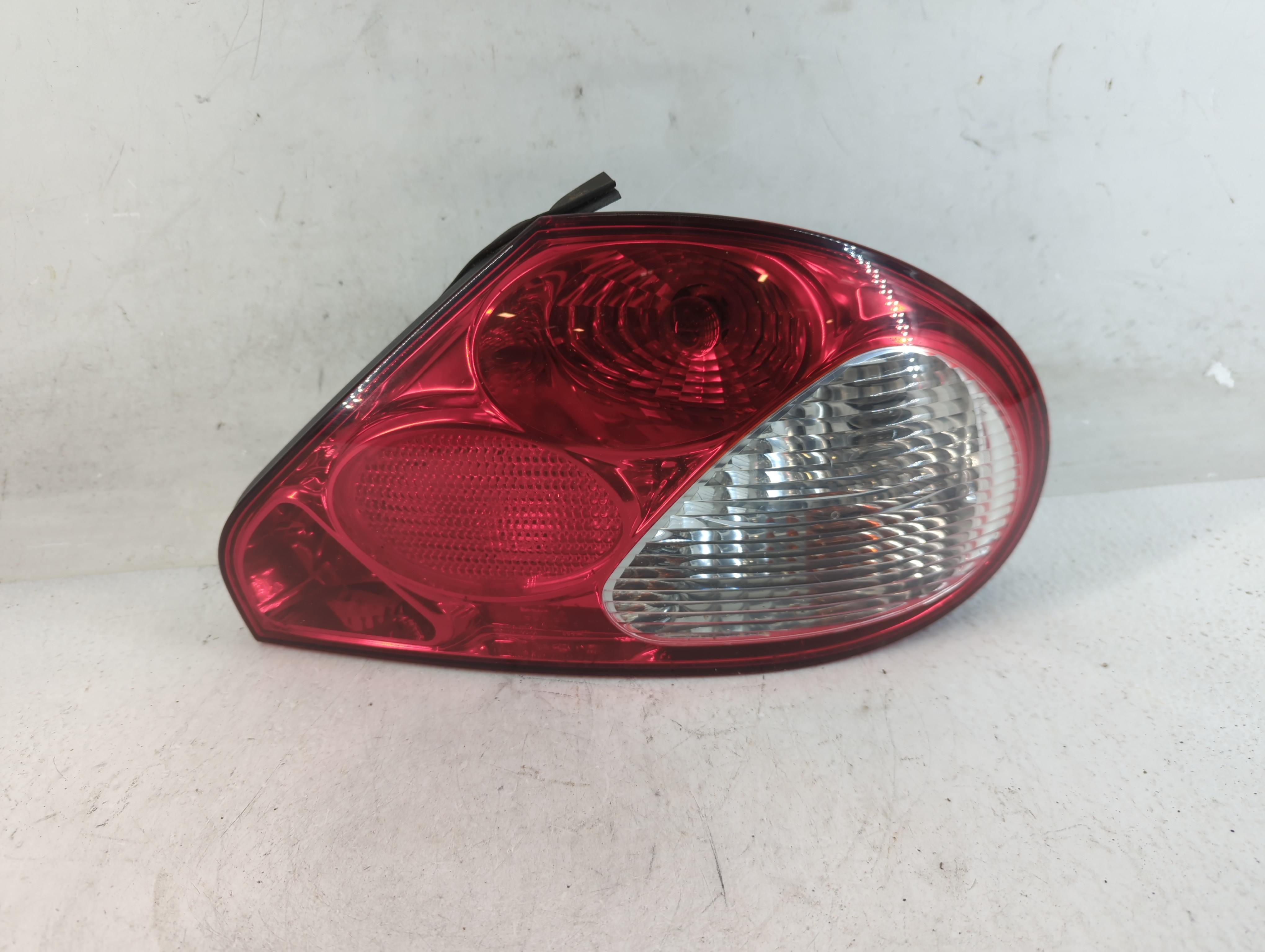 Picture of 2002-2008 Jaguar X-type Passenger Right Side Tail Light Taillight Oem 835434