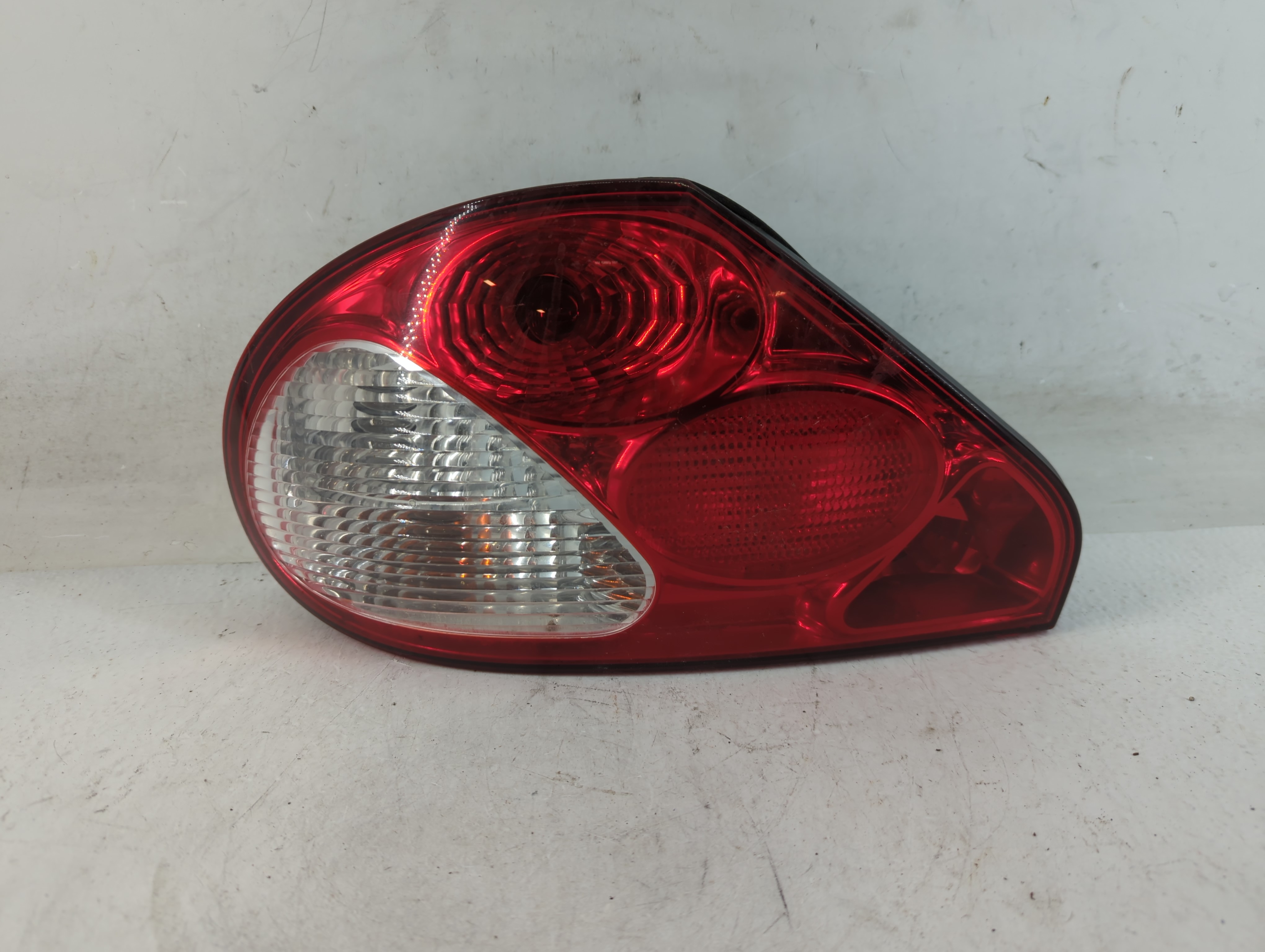 Picture of 2002-2008 Jaguar X-type Driver Left Side Tail Light Taillight Oem 835435