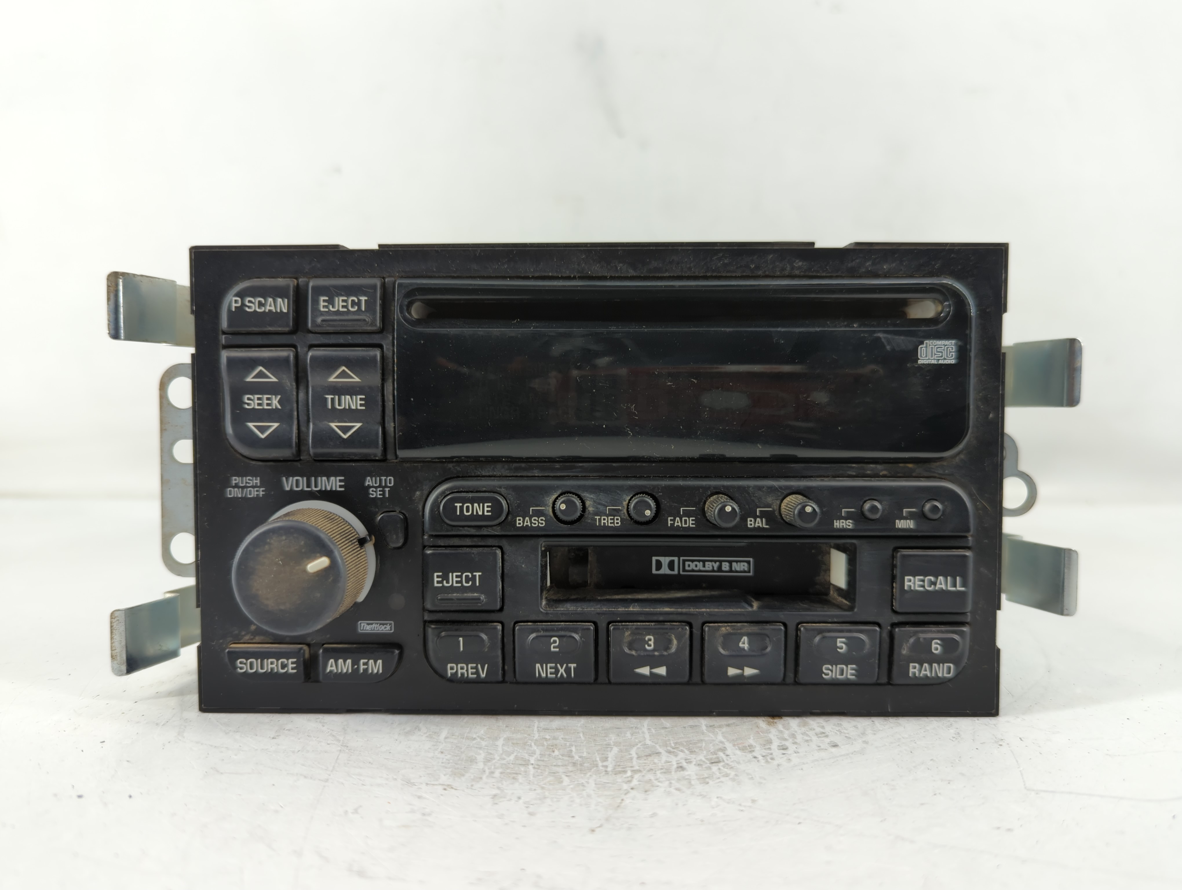 2000-2000 Buick Lesabre Am Fm Cd Player Radio Receiver 835565 - Oemusedautoparts1.com