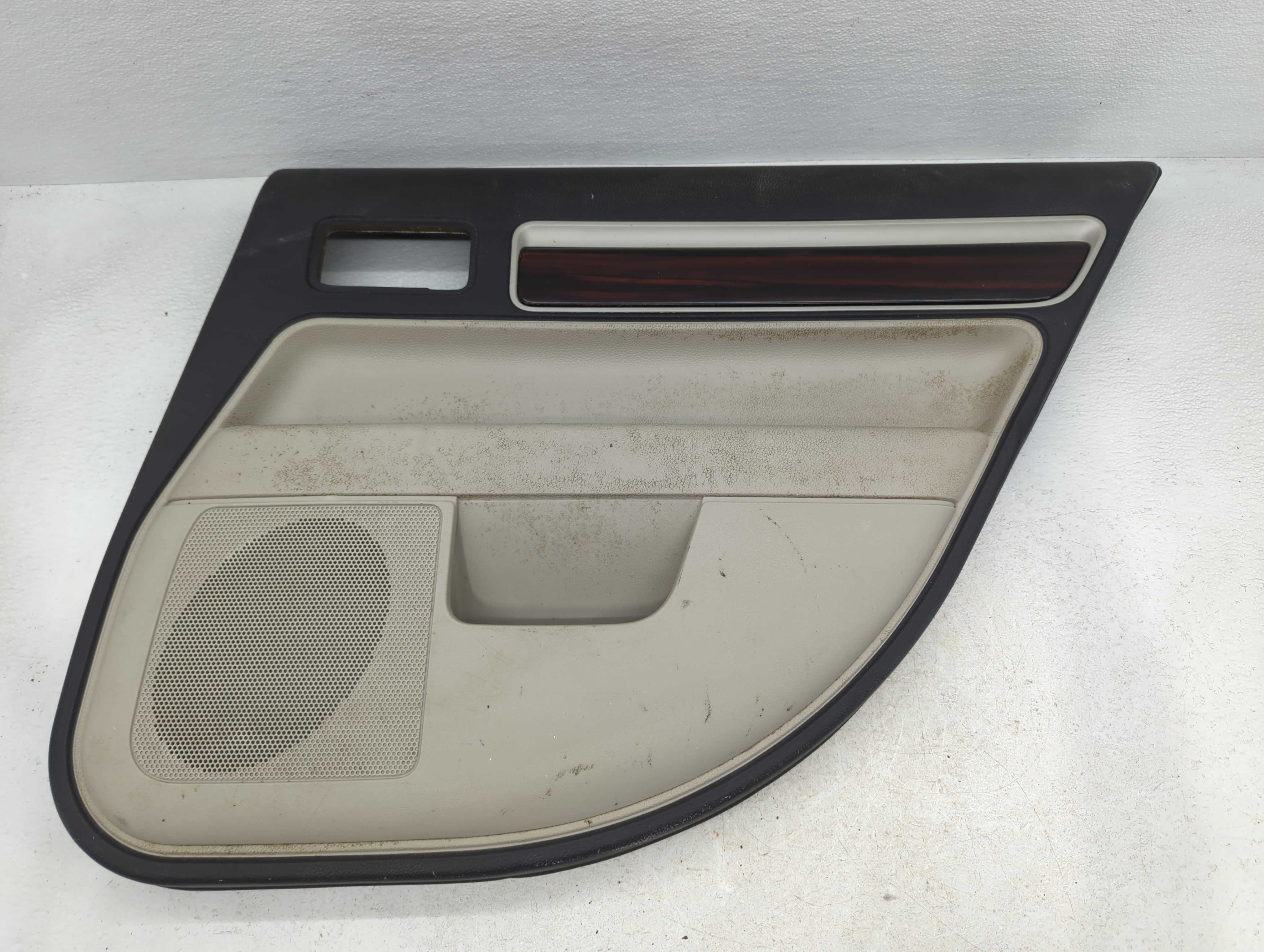 2006 Lincoln Town Car Front Left Driver Interior Door Panel Trim Ebony 835600 - Oemusedautoparts1.com