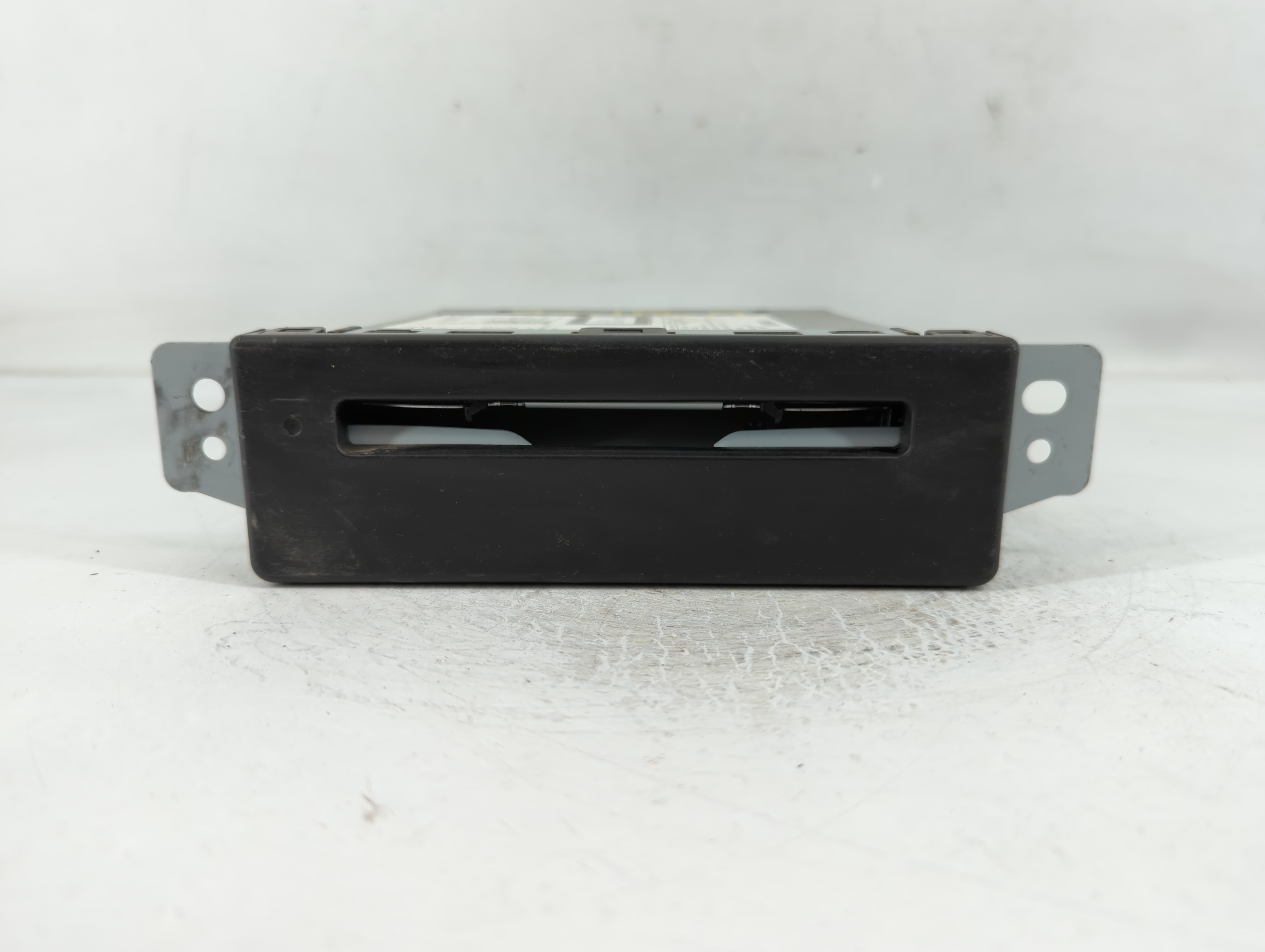 2017-2018 Chevrolet Silverado 1500 Am Fm Cd Player Radio Receiver 835625 - Oemusedautoparts1.com