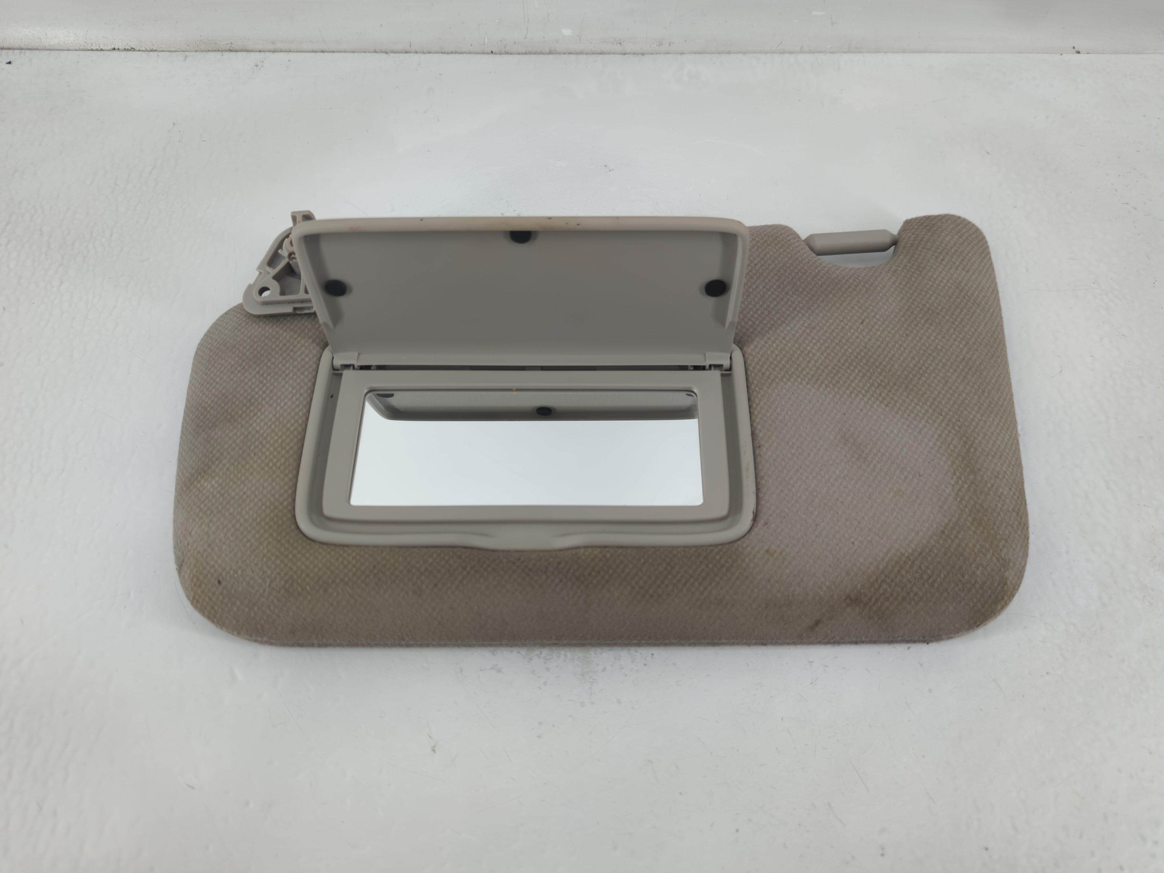 2013-2019 Nissan Sentra Driver Sun Visor Mirror Left Sunvisor Grey 835749 - Oemusedautoparts1.com