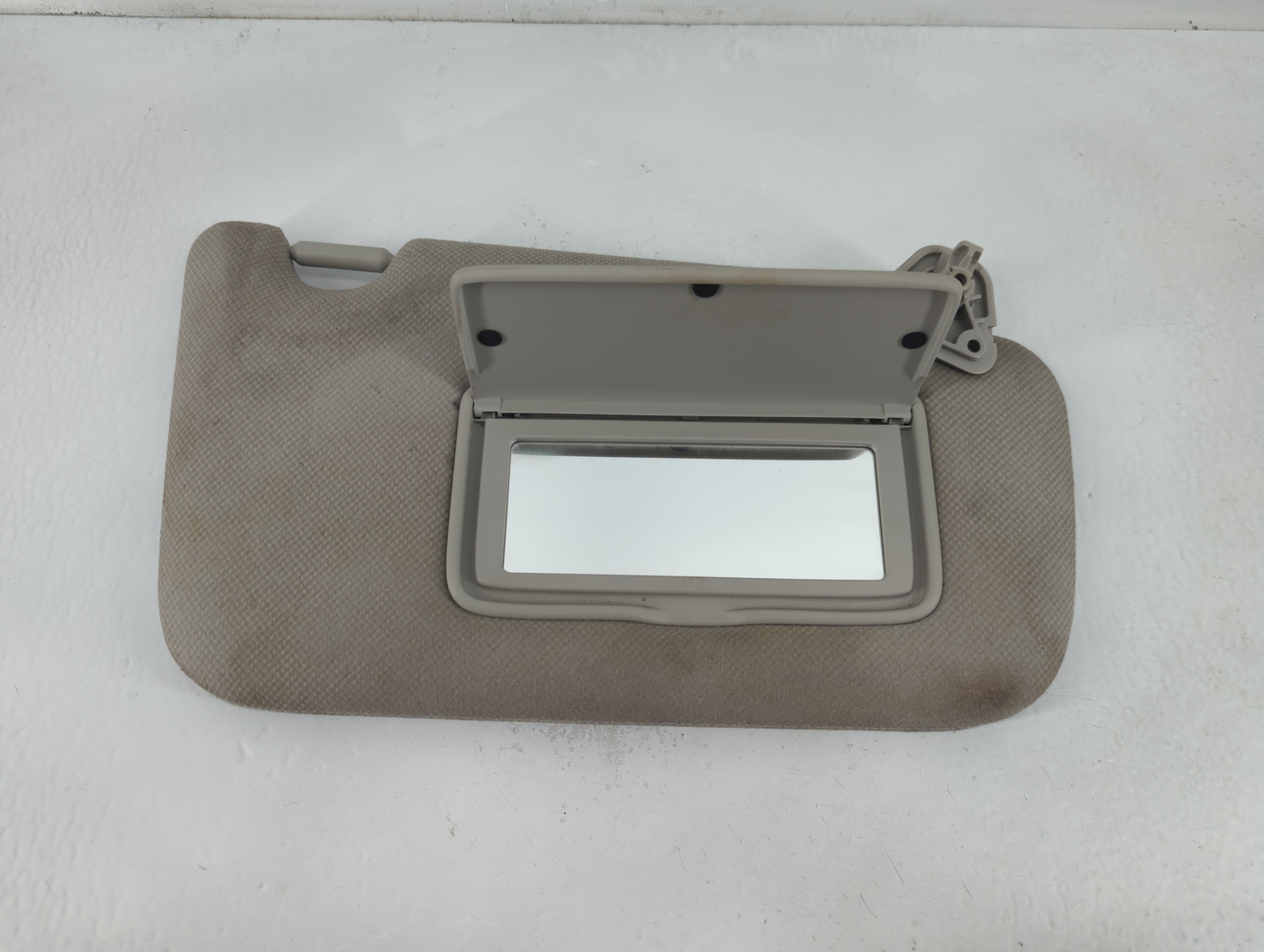 2013-2019 Nissan Sentra Passenger Sun Visor Mirror Right Sunvisor Grey 835750 - Oemusedautoparts1.com