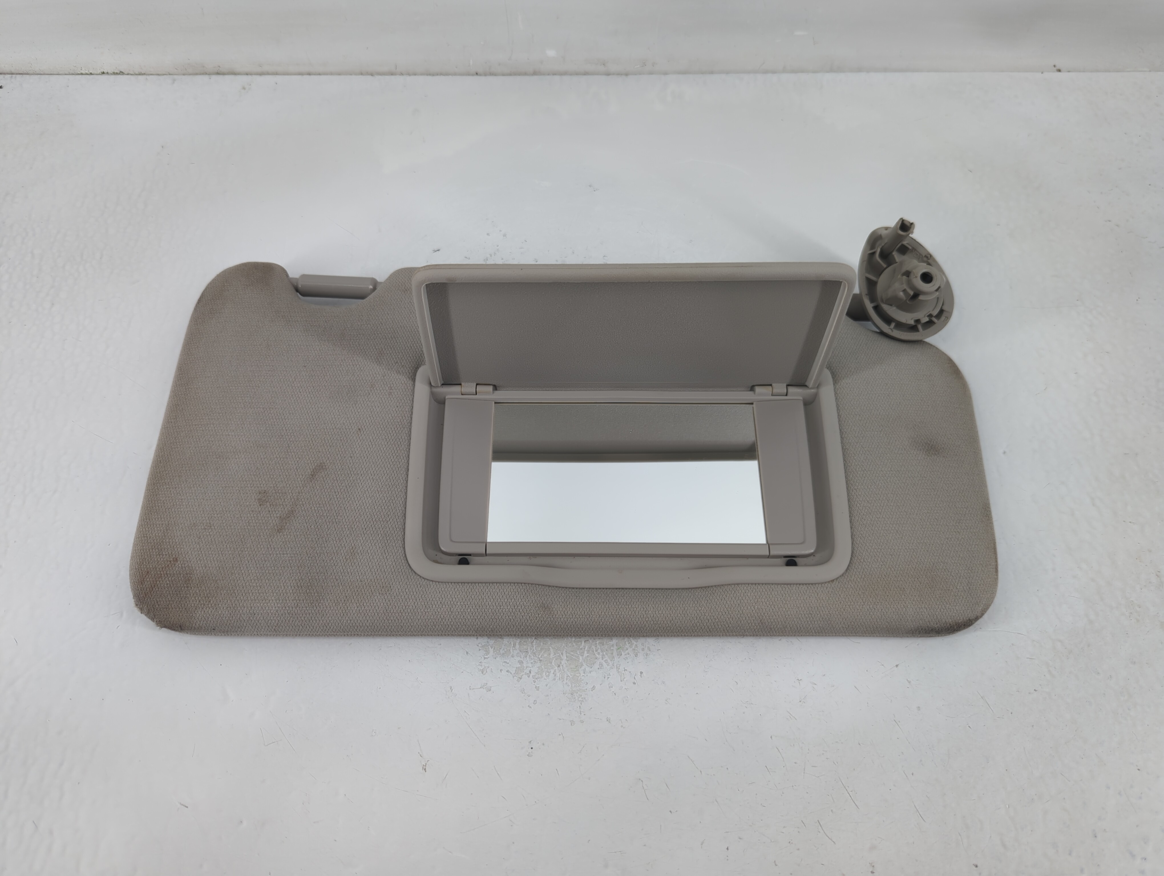 2015-2020 Honda Fit Passenger Sun Visor Mirror Right Sunvisor Grey 835751 - Oemusedautoparts1.com