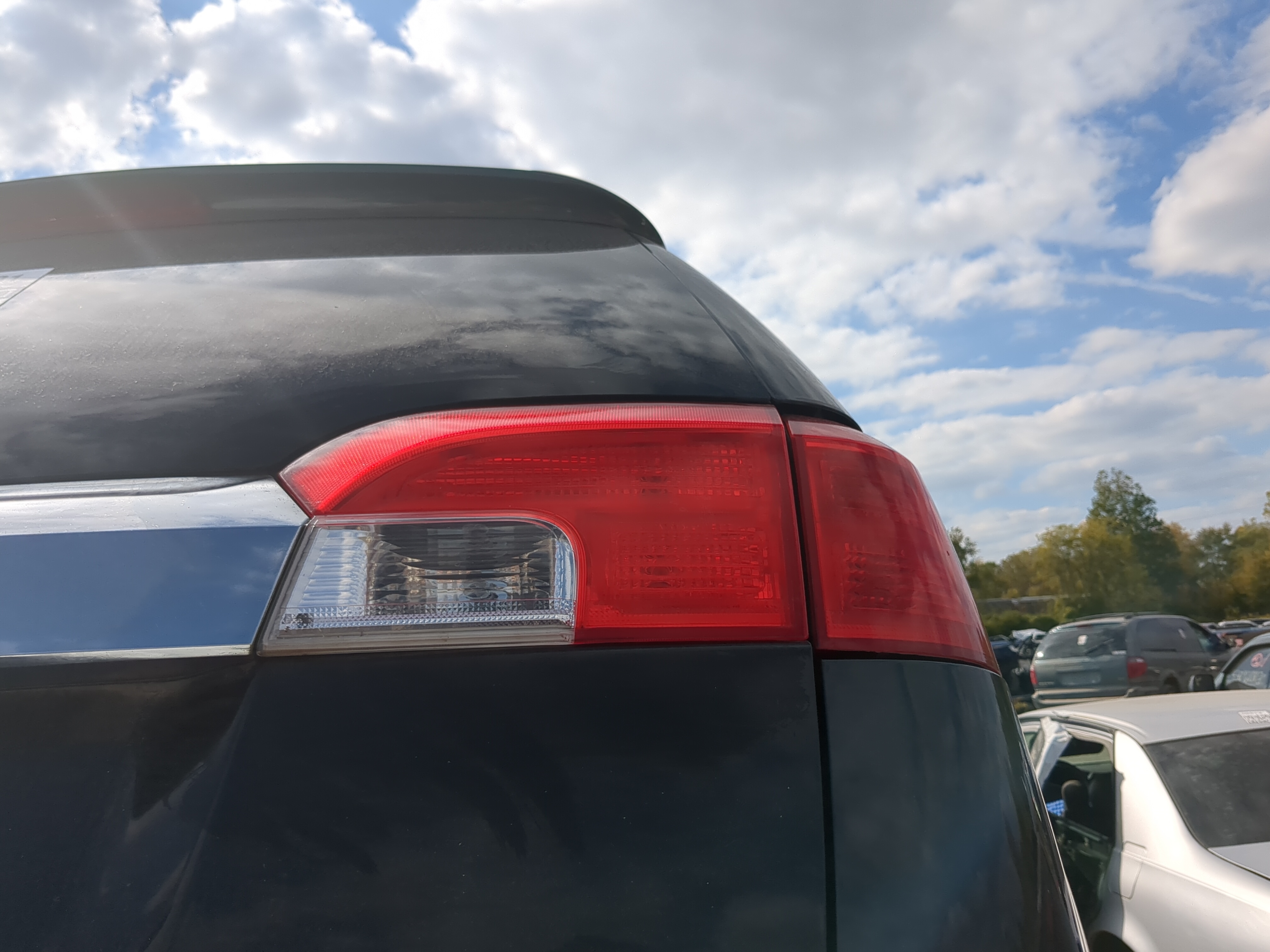 2010 Gmc Terrain Driver Left Side Tail Light Taillight Deck Lid Mounted 835946 - Oemusedautoparts1.com