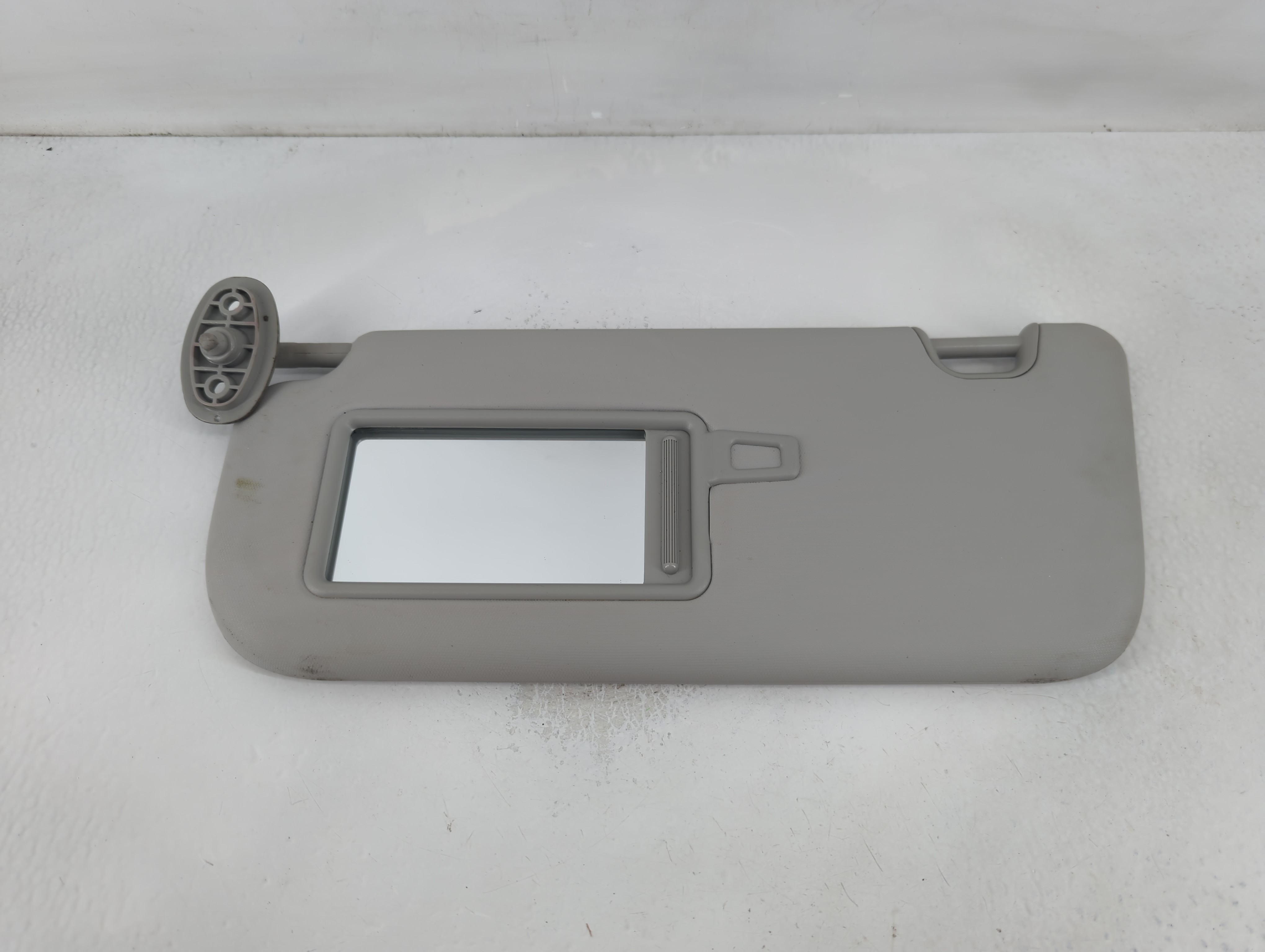 2014-2019 Kia Soul Driver Sun Visor Mirror Left Sunvisor Grey 836139 - Oemusedautoparts1.com