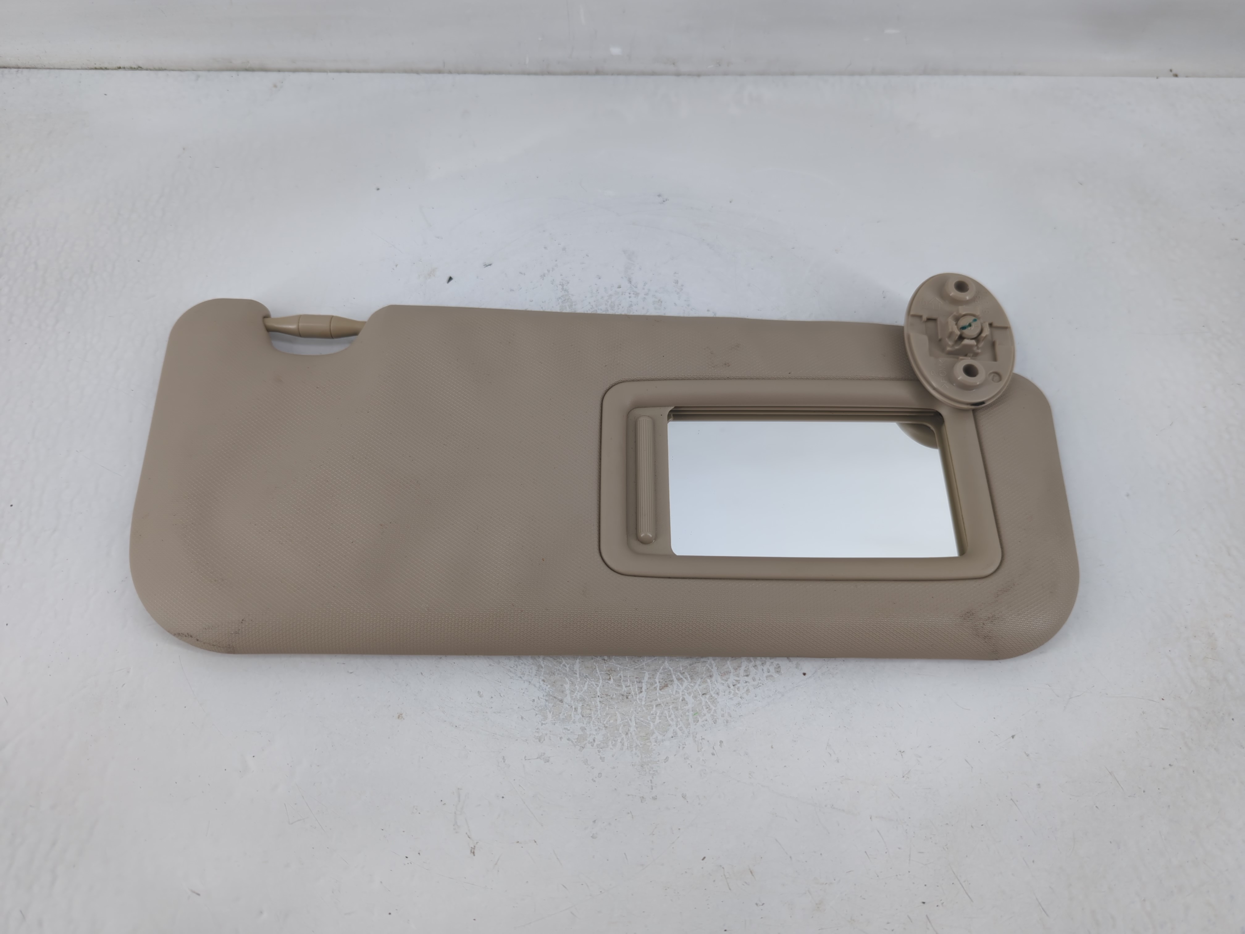 2014-2016 Toyota Corolla Passenger Sun Visor Mirror Right Sunvisor Beige 836148 - Oemusedautoparts1.com