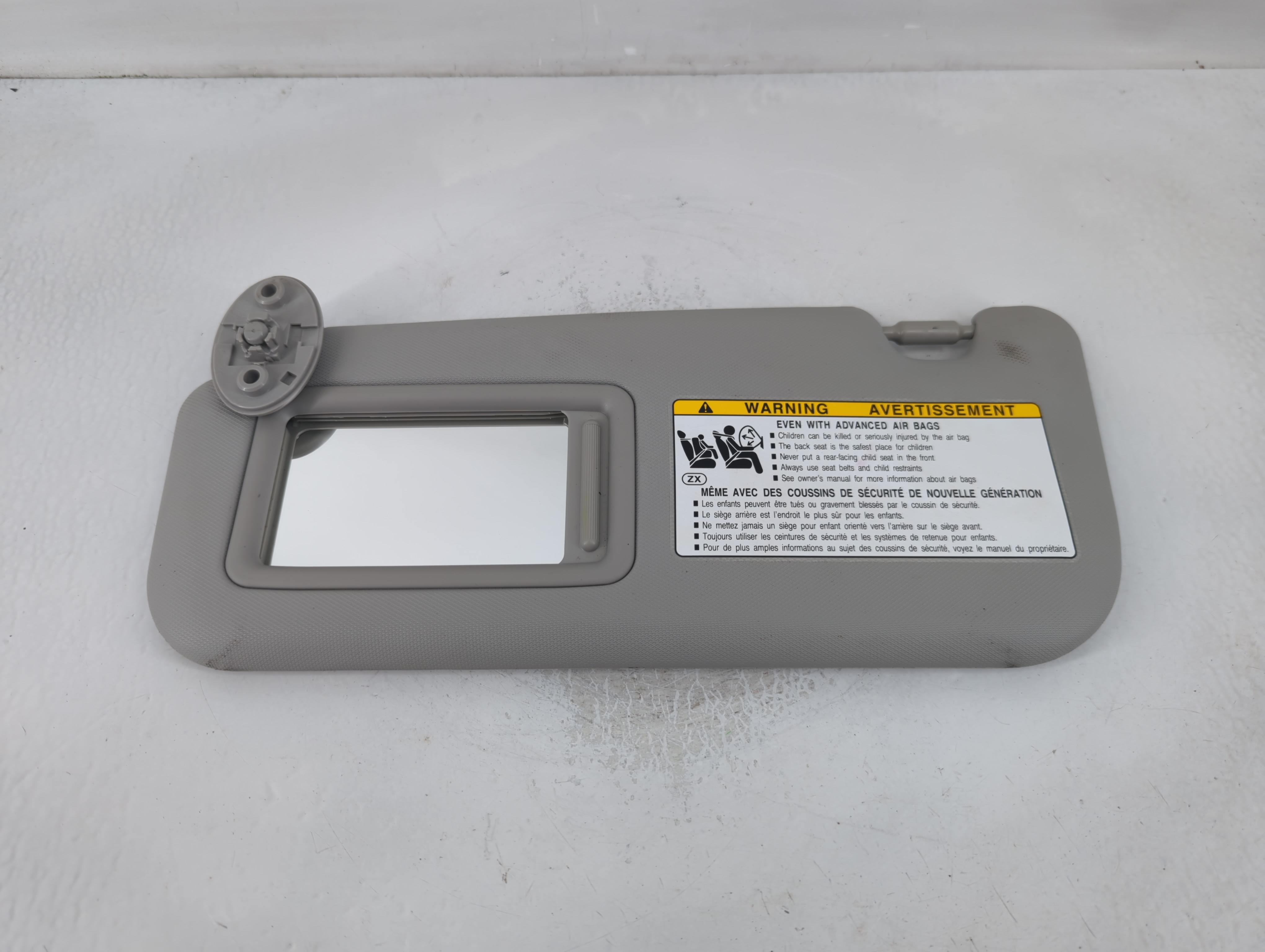 Toyota Corolla Driver Sun Visor Mirror Left Sunvisor Grey 836153 - Oemusedautoparts1.com