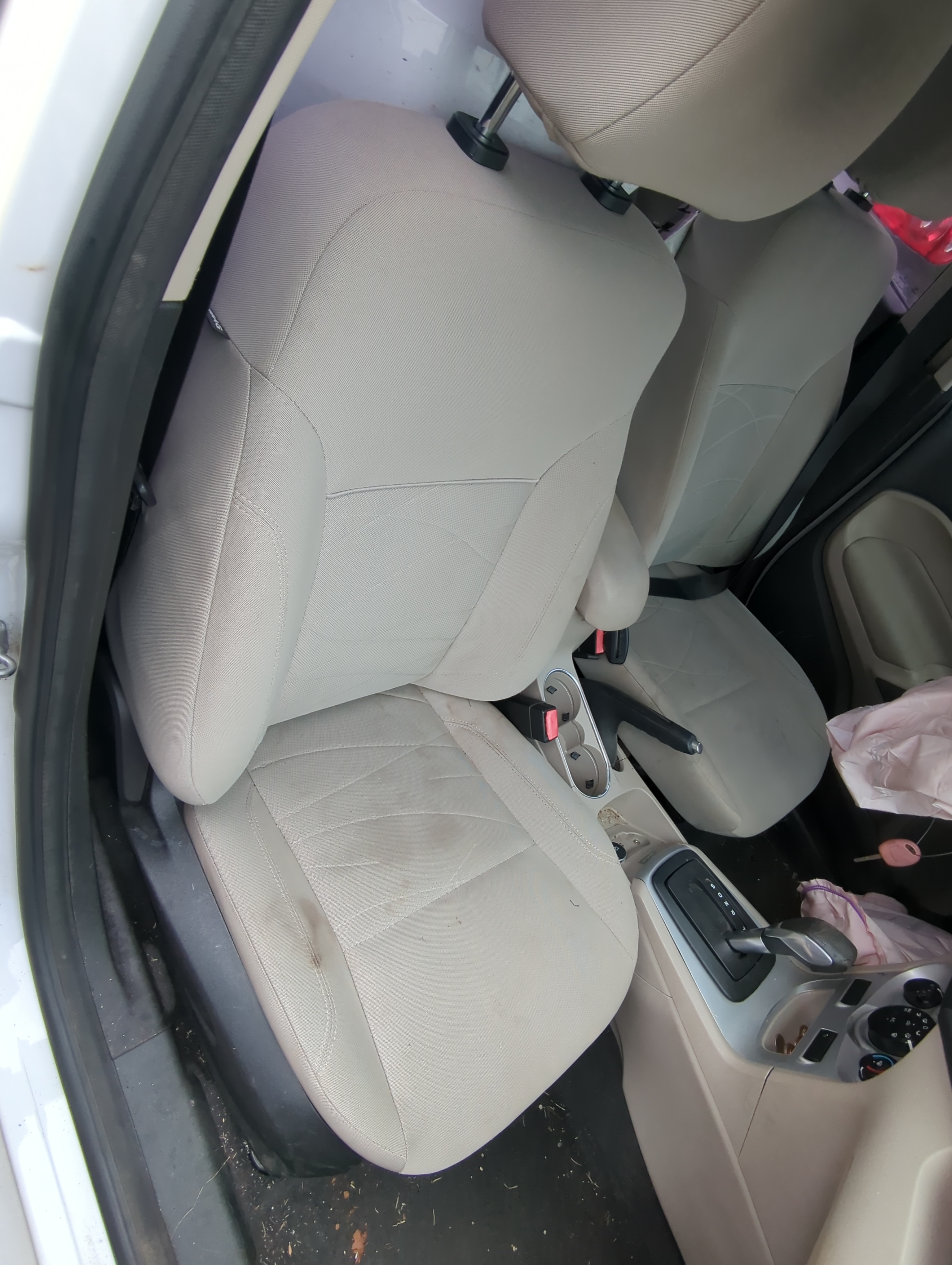 Picture of 2011-2019 Ford Fiesta Passenger Fender 836190