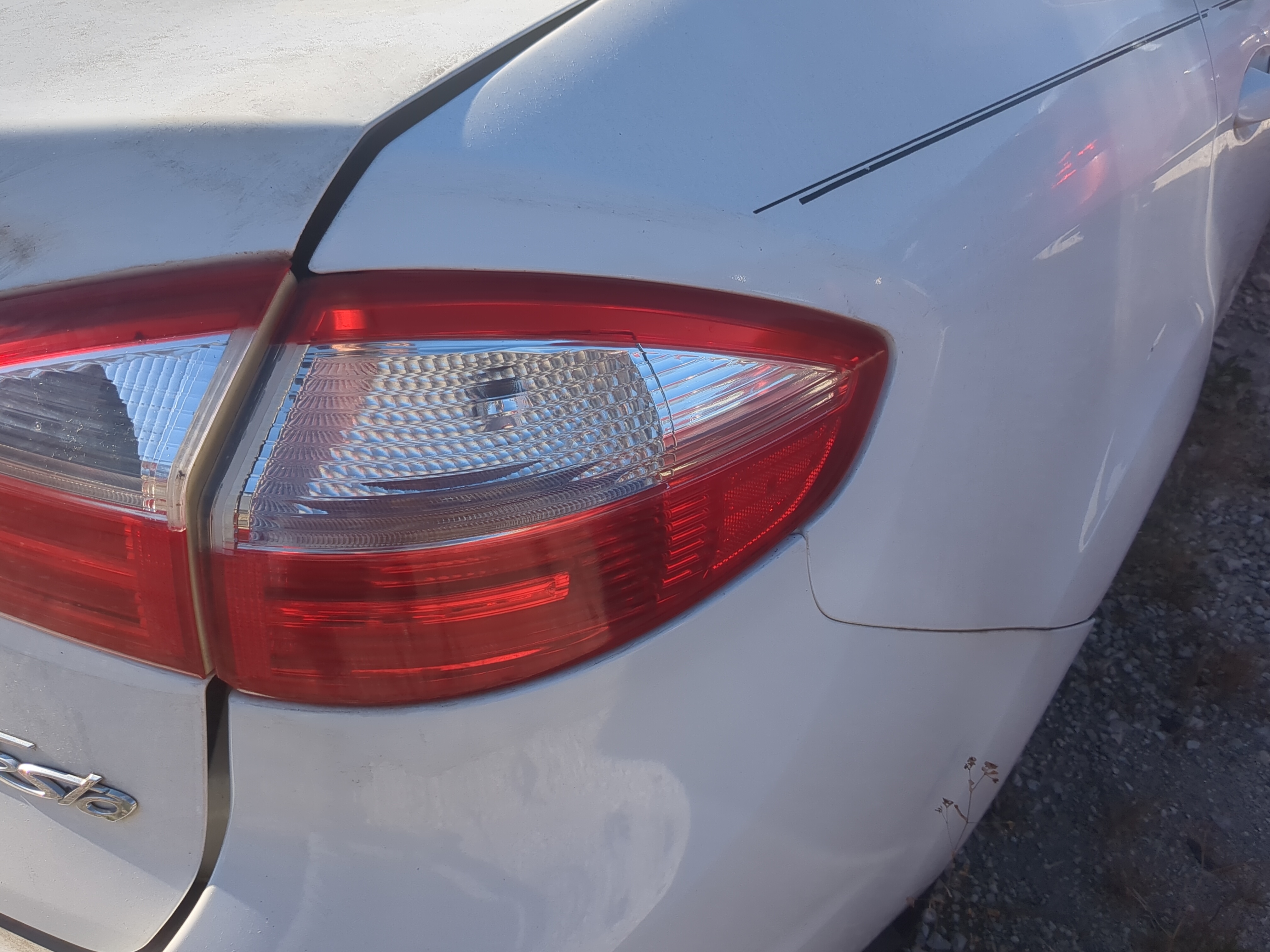 2014-2019 Ford Fiesta Passenger Right Side Tail Light Taillight Oem 836220 - Oemusedautoparts1.com