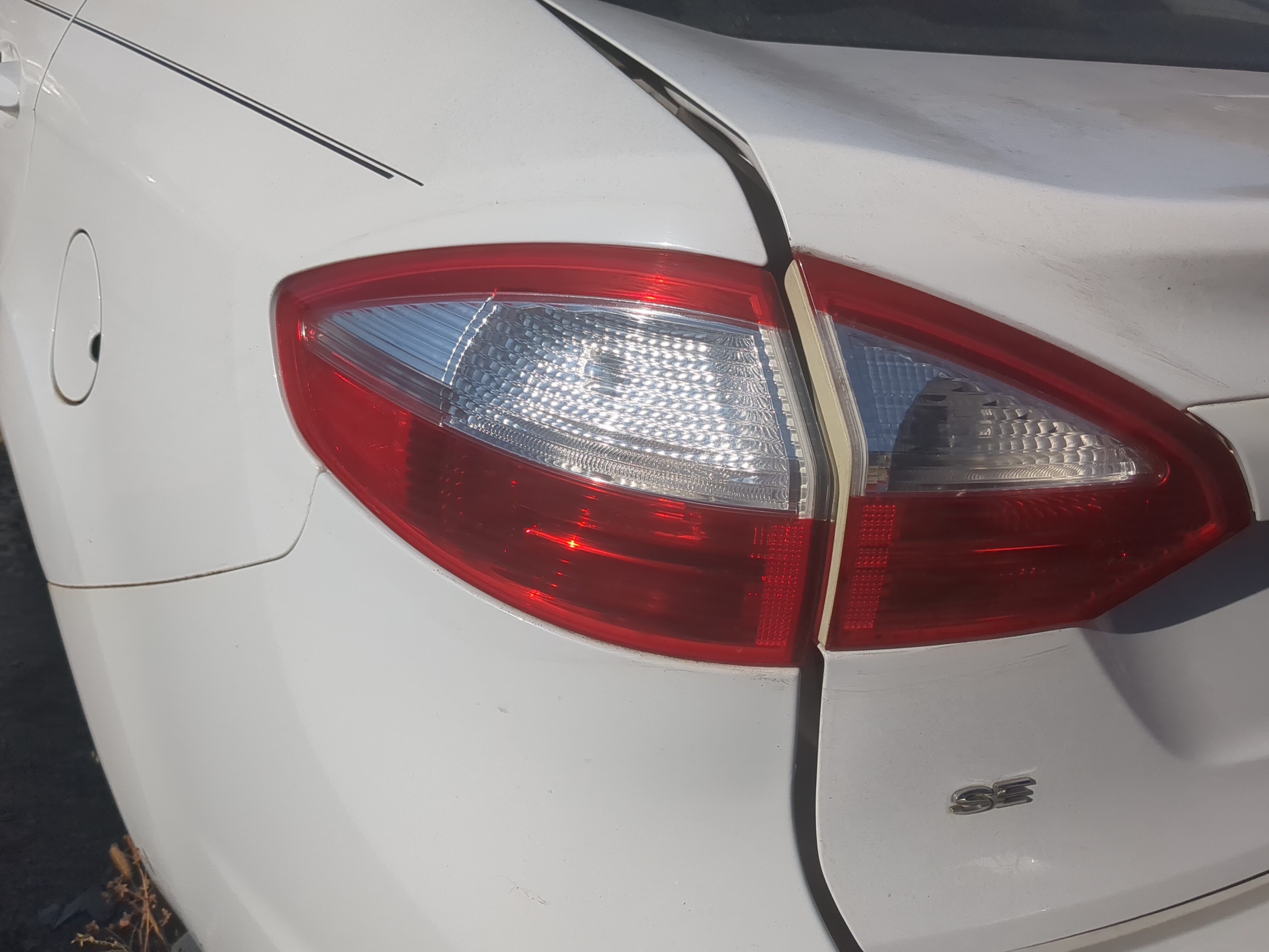 2014-2019 Ford Fiesta Driver Left Side Tail Light Taillight Oem 836221 - Oemusedautoparts1.com