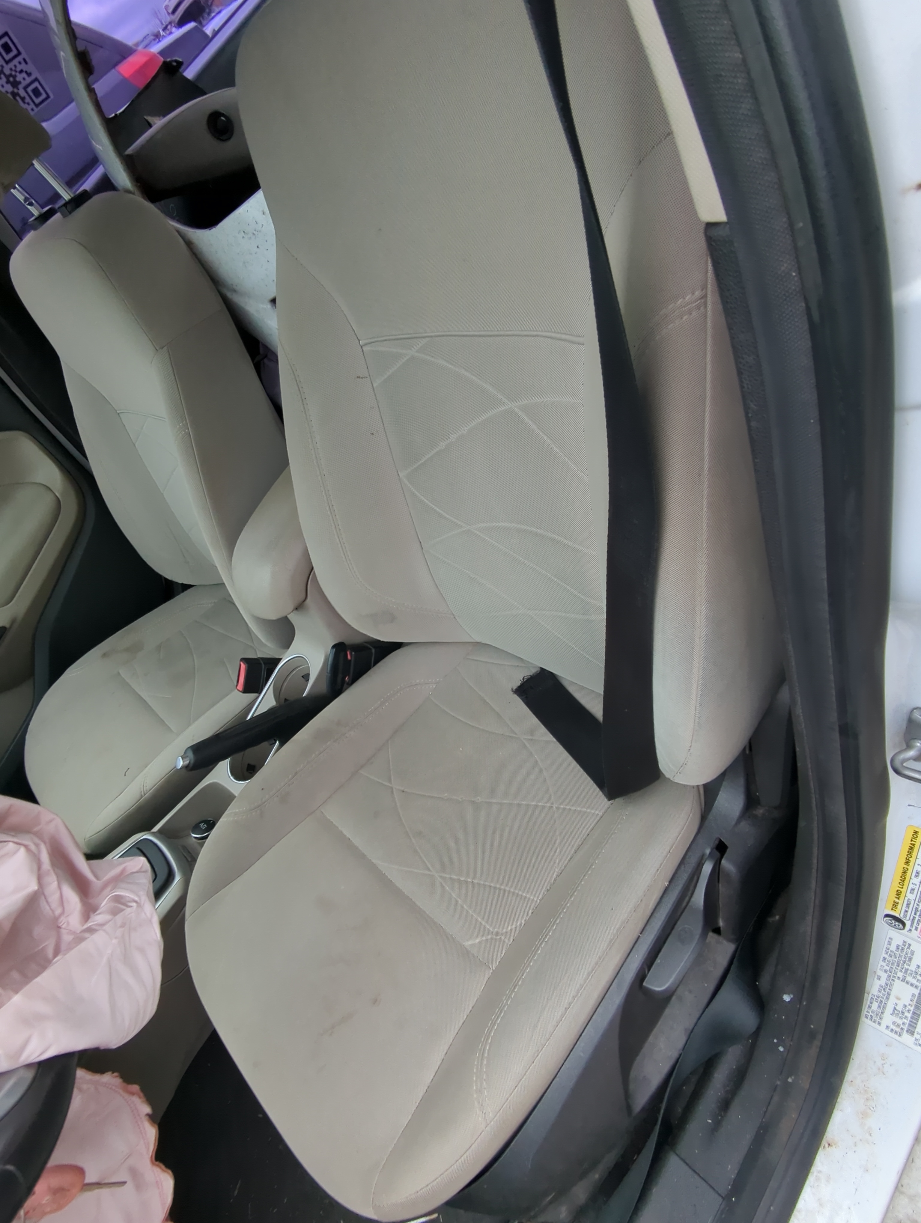 Picture of 2014-2018 Ford Fiesta Driver Front Seat Oem 836231