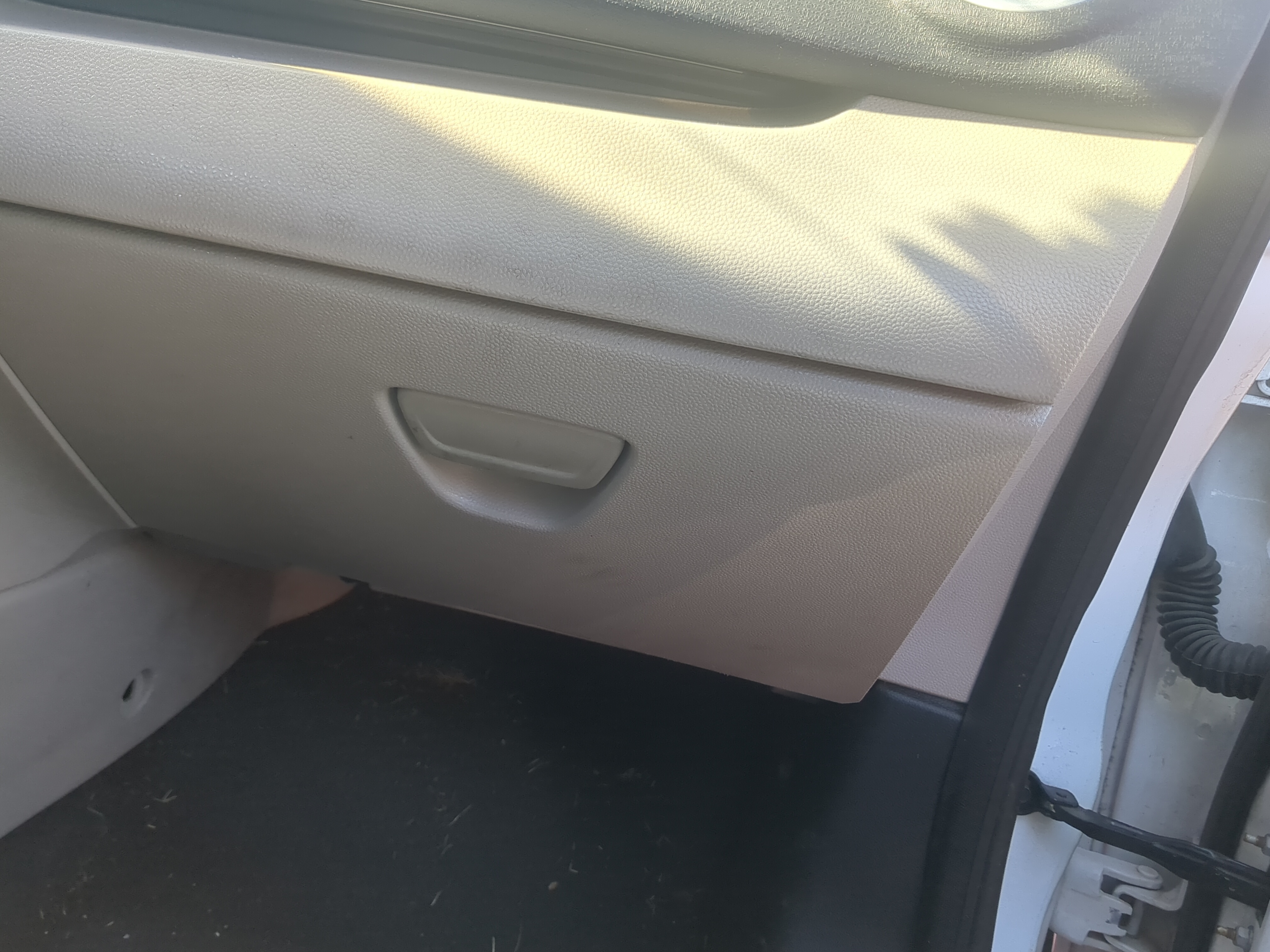 2014 Ford Fiesta Passenger Glove Box Door Storage Compartment 836248 - Oemusedautoparts1.com