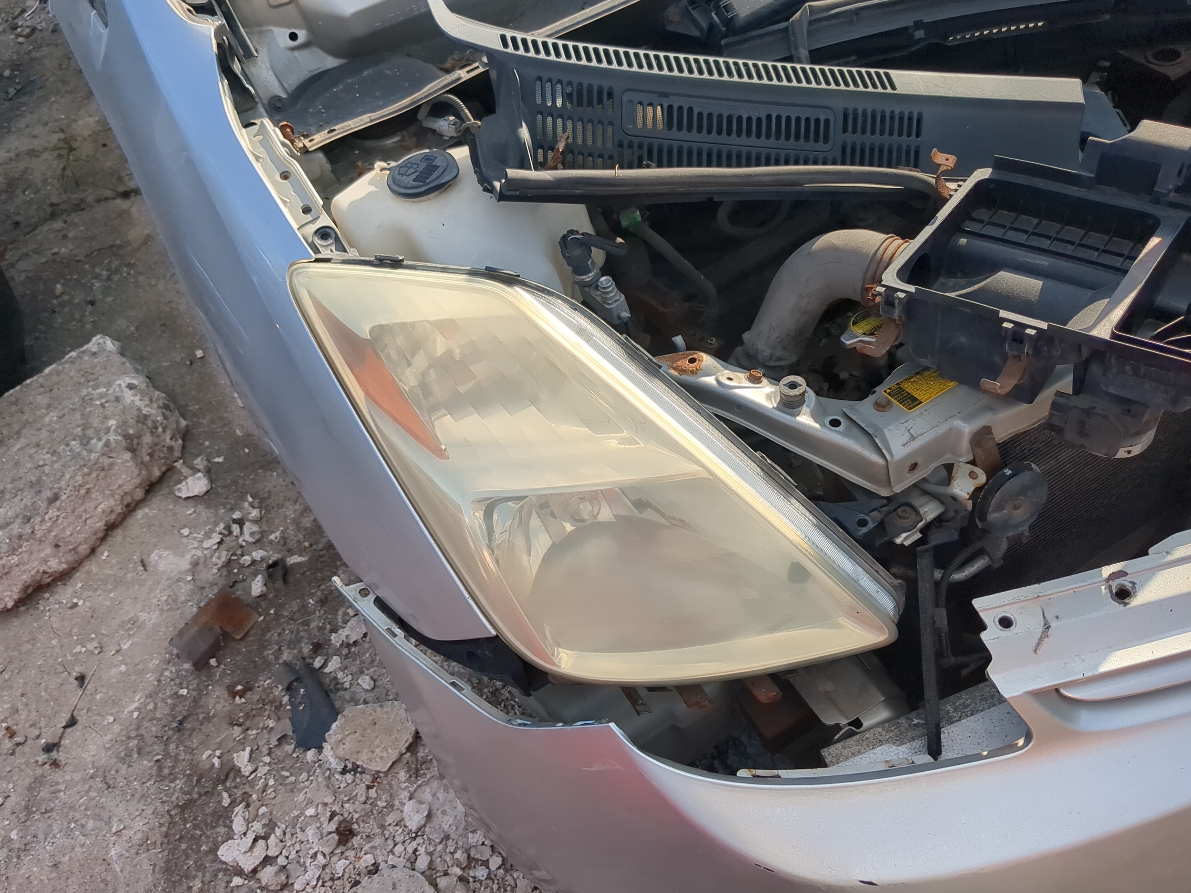 2004-2005 Toyota Prius Passenger Right Oem Head Light Headlight Lamp 836334 - Oemusedautoparts1.com