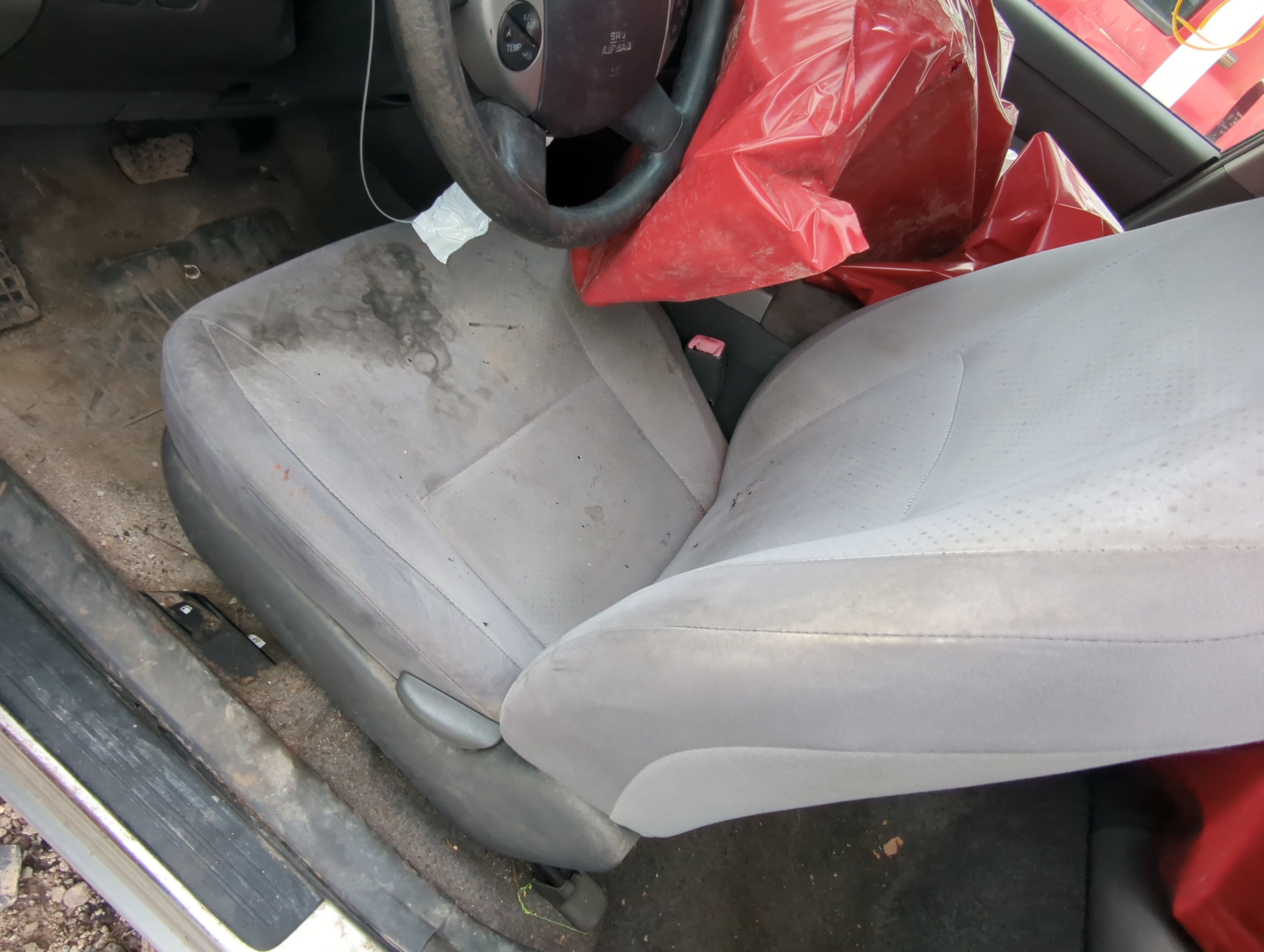 Picture of 2004-2004 Toyota Prius Driver Front Seat Oem 836430
