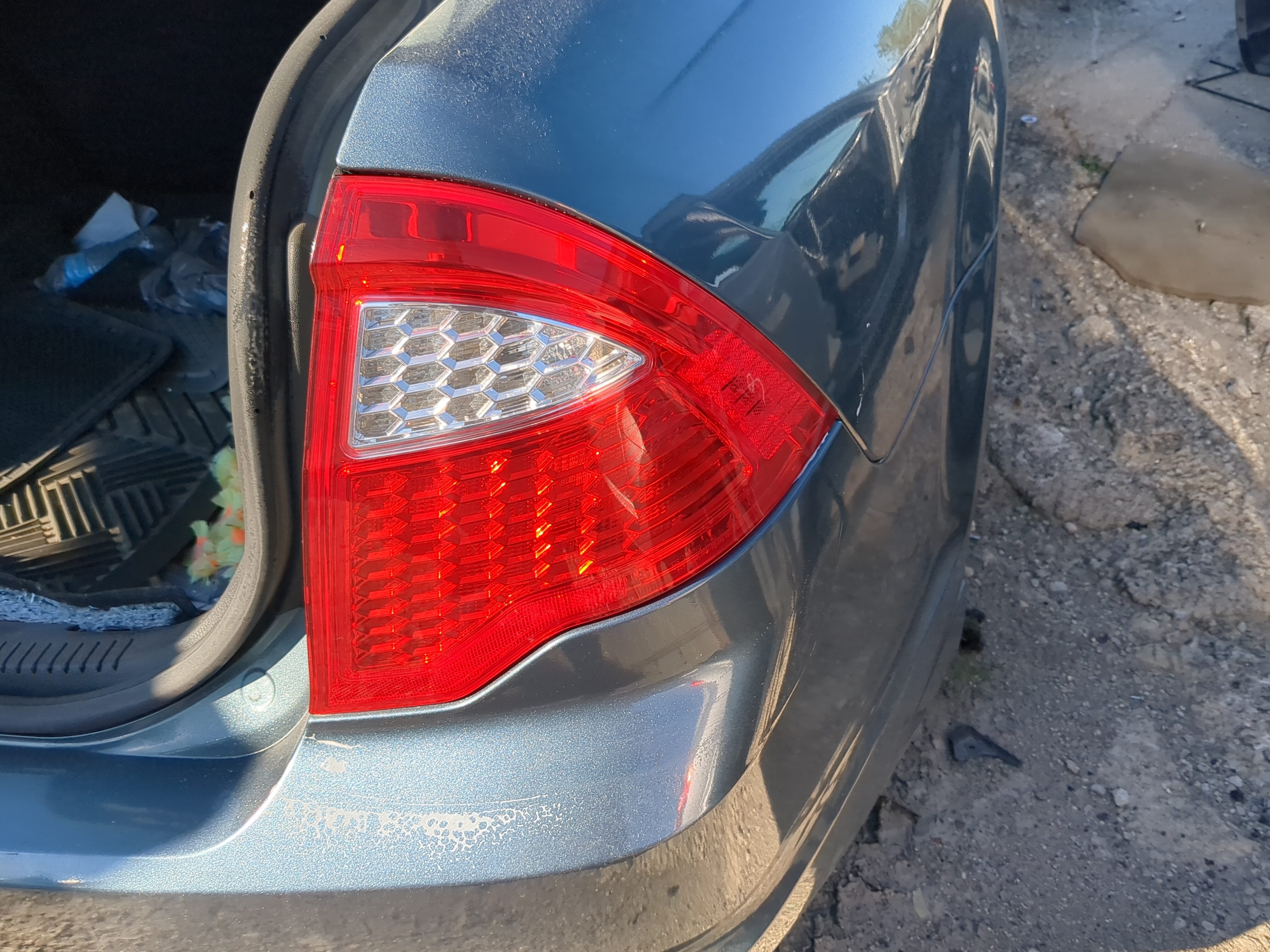 2010-2012 Ford Fusion Passenger Right Side Tail Light Taillight Oem 836522 - Oemusedautoparts1.com