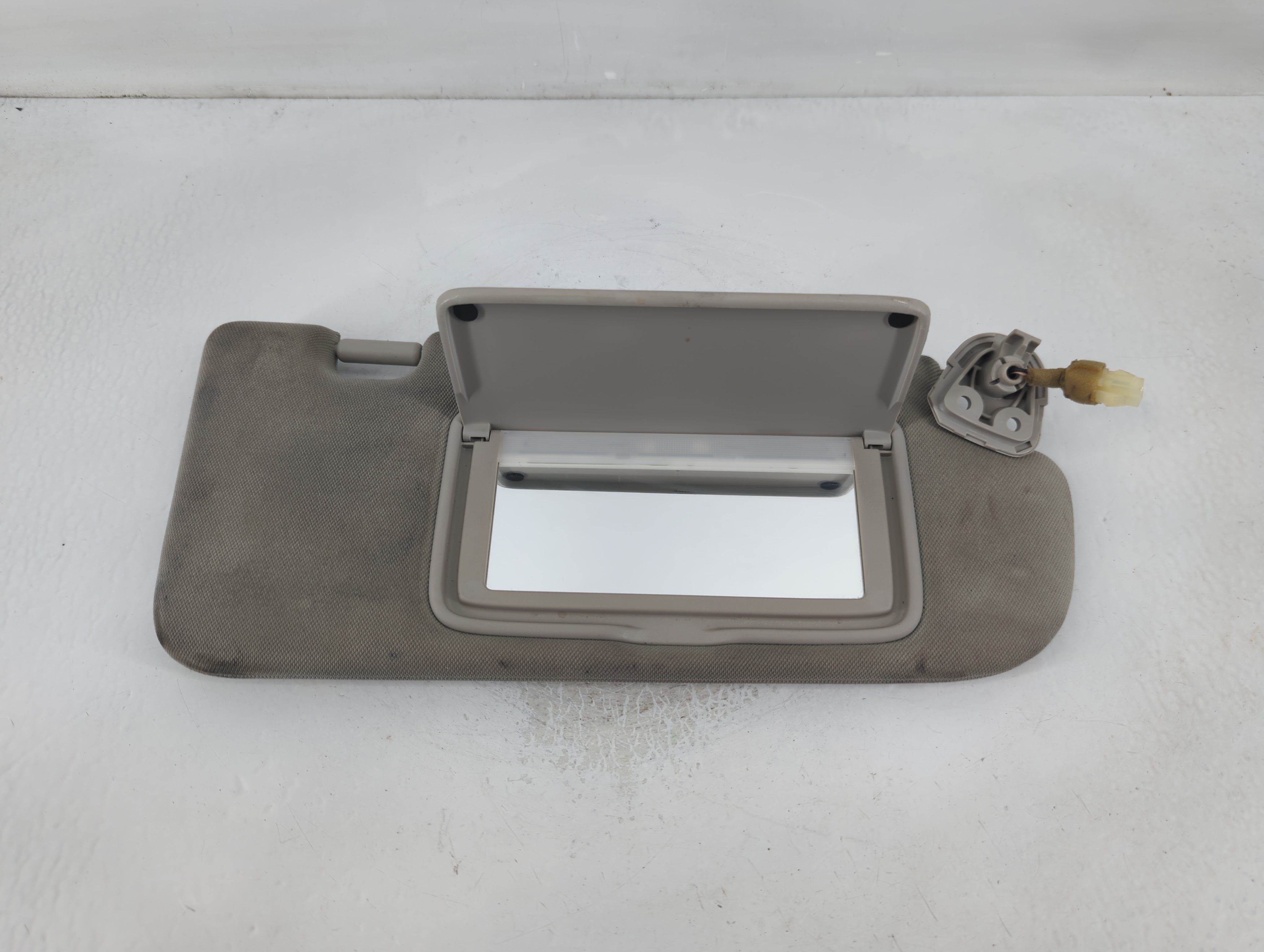 2014-2020 Infiniti Q50 Passenger Sun Visor Mirror Right Sunvisor Grey 837233 - Oemusedautoparts1.com