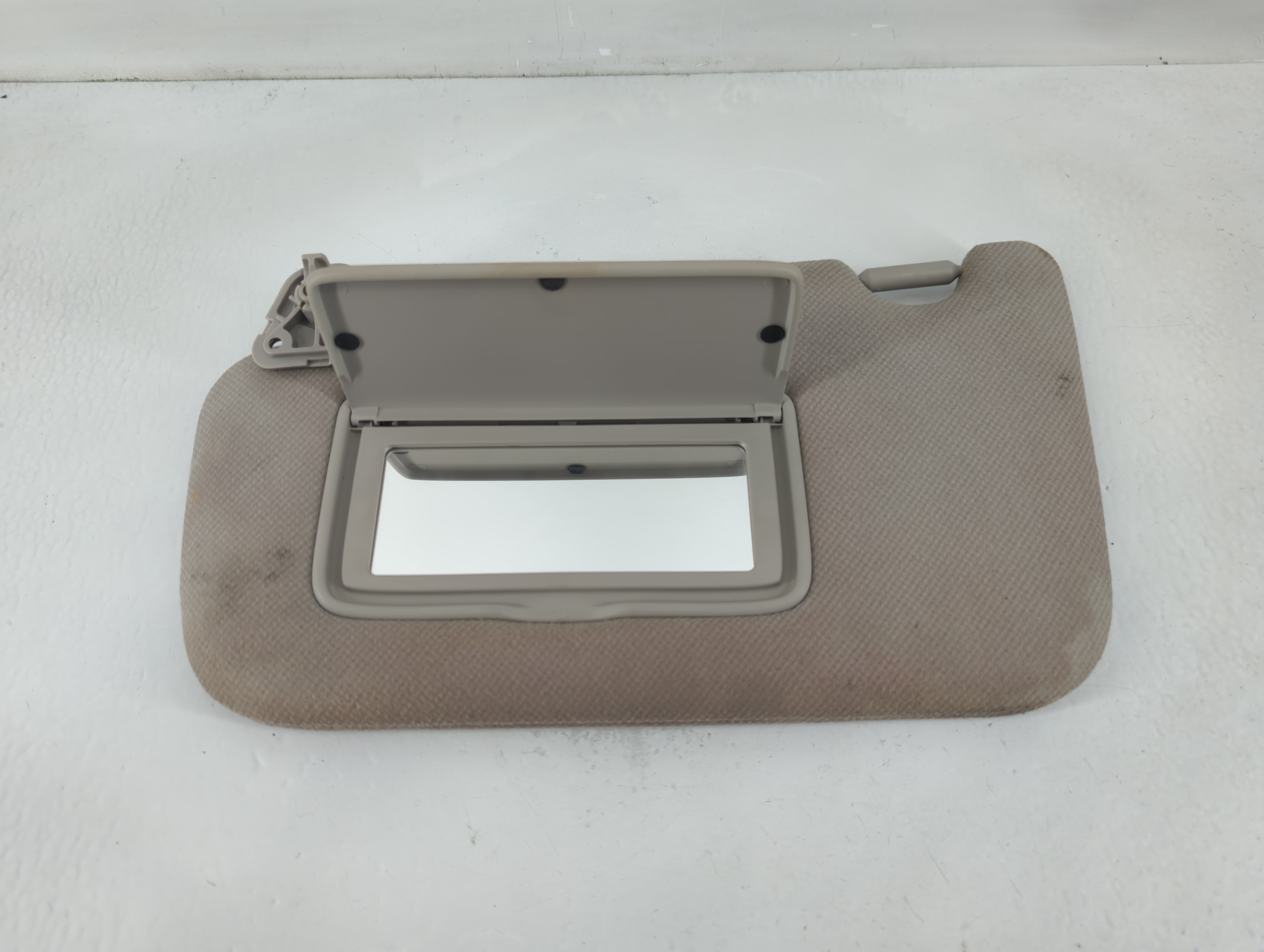 2013-2019 Nissan Sentra Driver Sun Visor Mirror Left Sunvisor Grey 837239 - Oemusedautoparts1.com