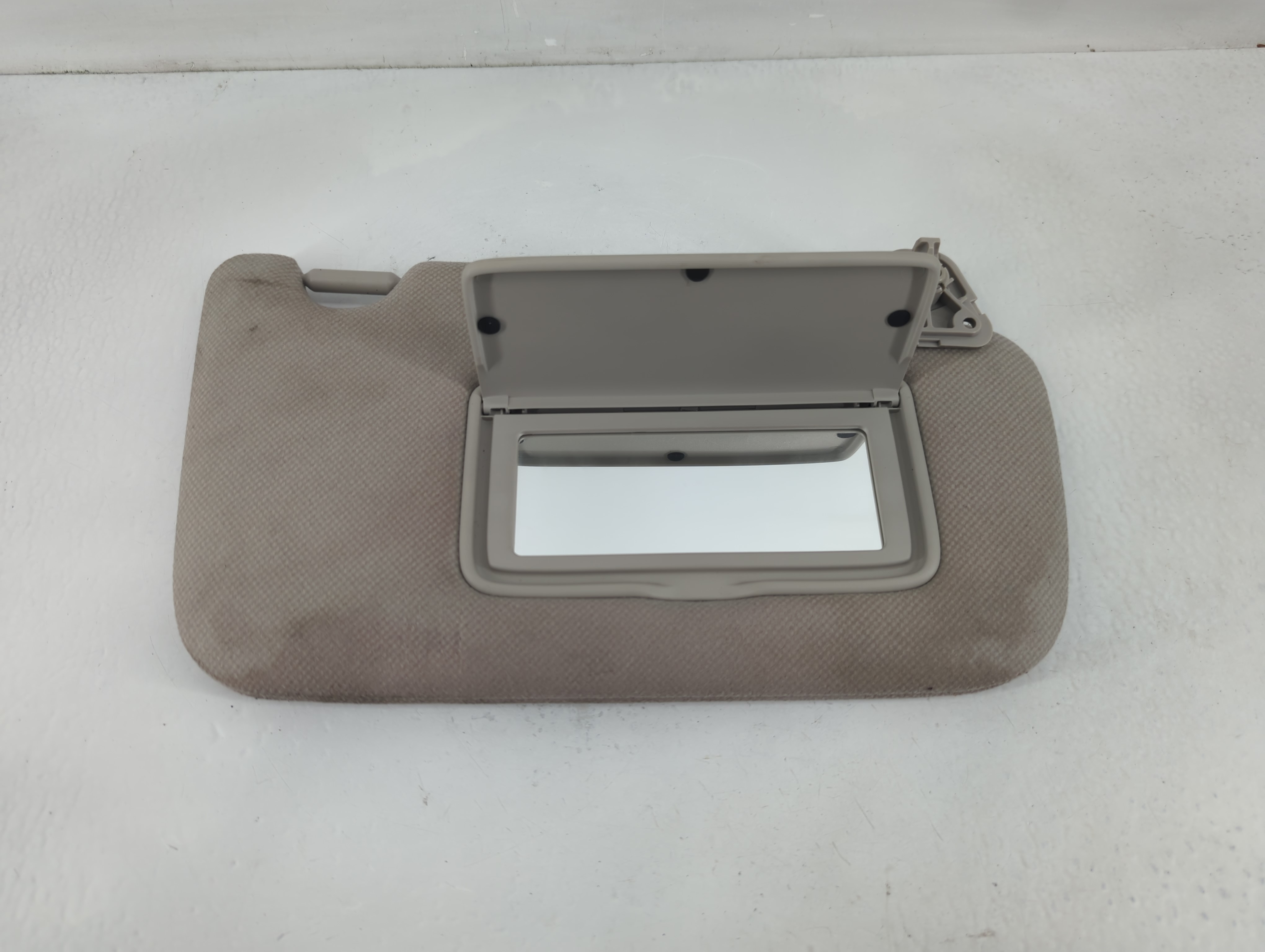 2013-2019 Nissan Sentra Passenger Sun Visor Mirror Right Sunvisor Grey 837240 - Oemusedautoparts1.com