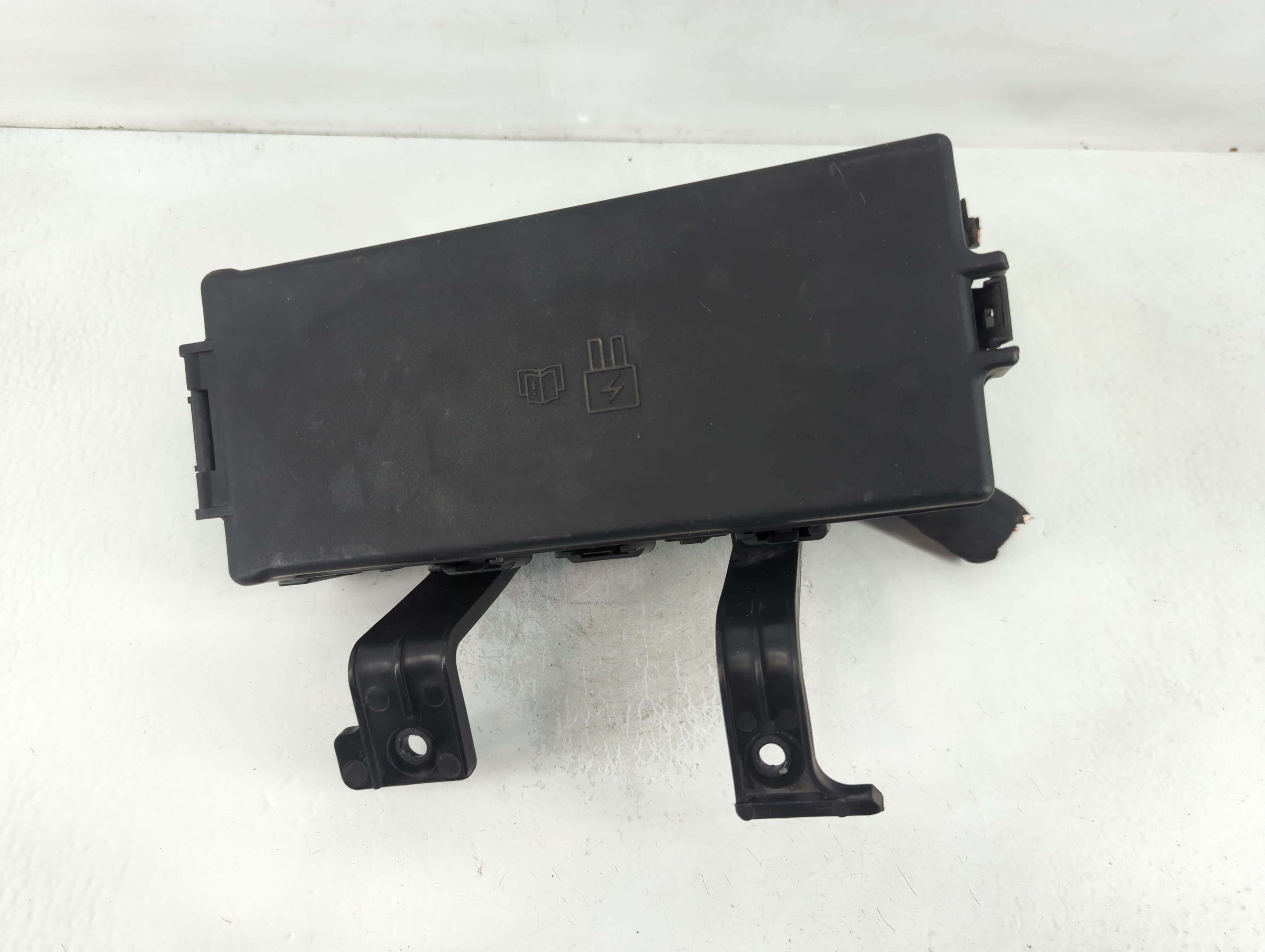 2010-2012 Ford Fusion Fusebox Fuse Box Relay Module 6e5t-14a003-ab 837258 - Oemusedautoparts1.com