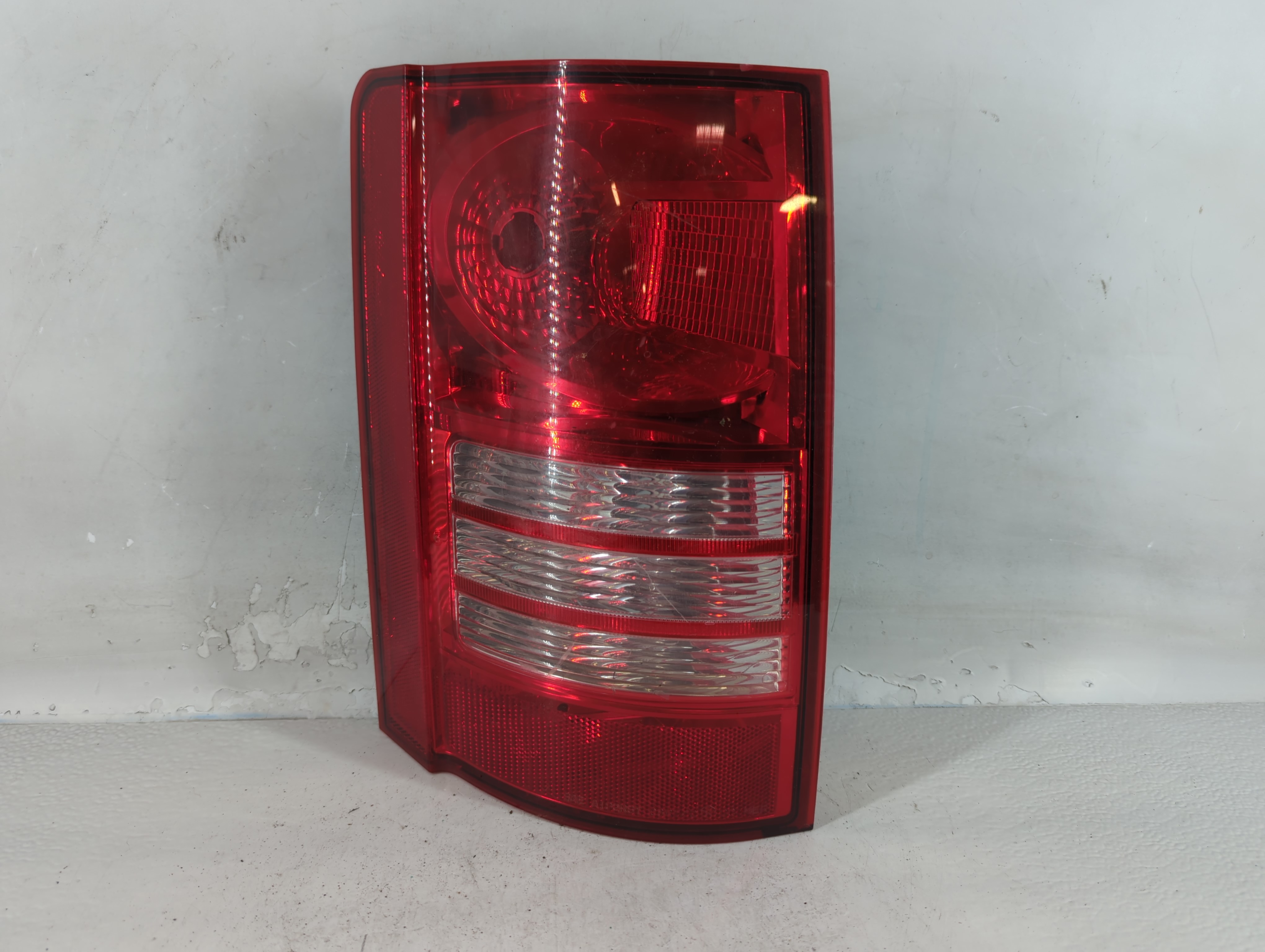 2008 Chrysler Town & Country Driver Left Side Tail Light Taillight Oem 837271 - Oemusedautoparts1.com