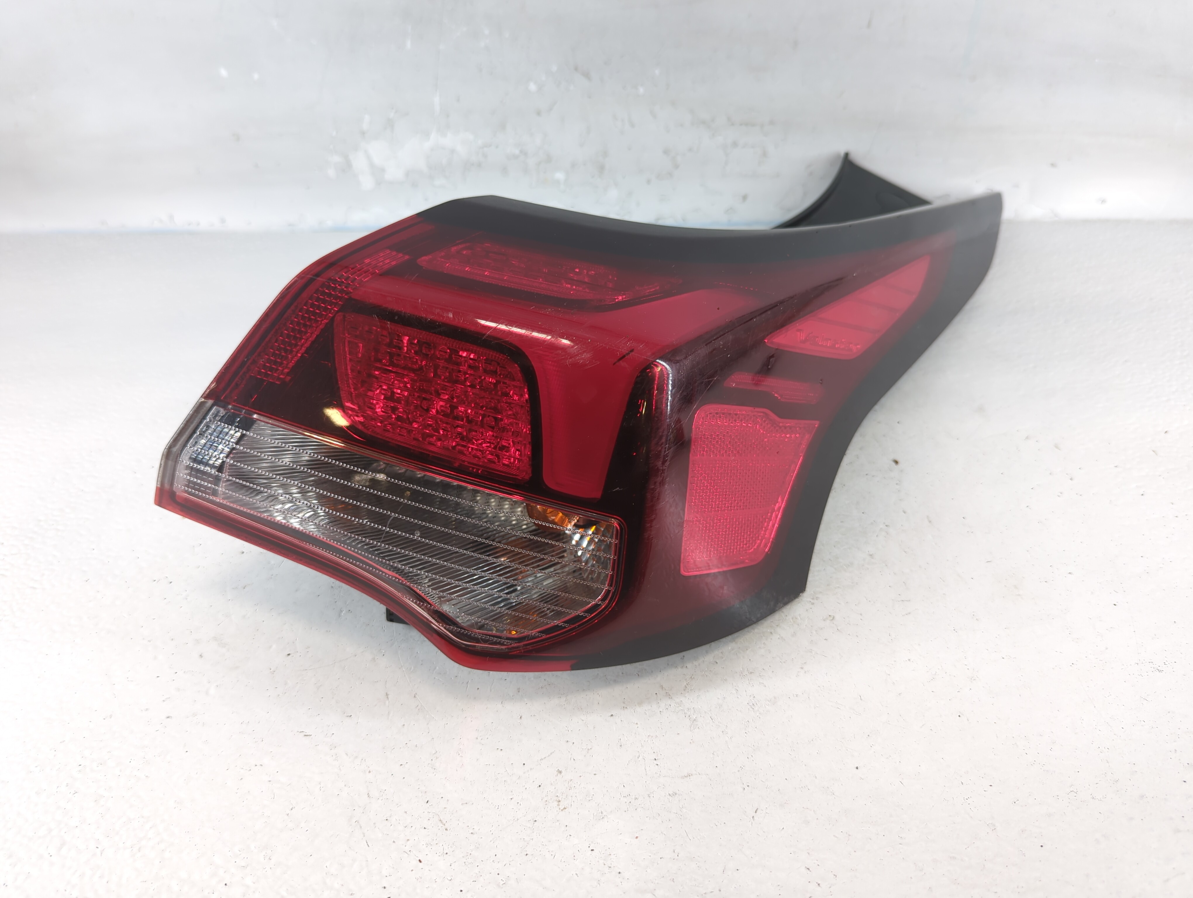 Picture of 2019-2020 Hyundai Veloster Passenger Right Side Tail Light Taillight Oem 837281