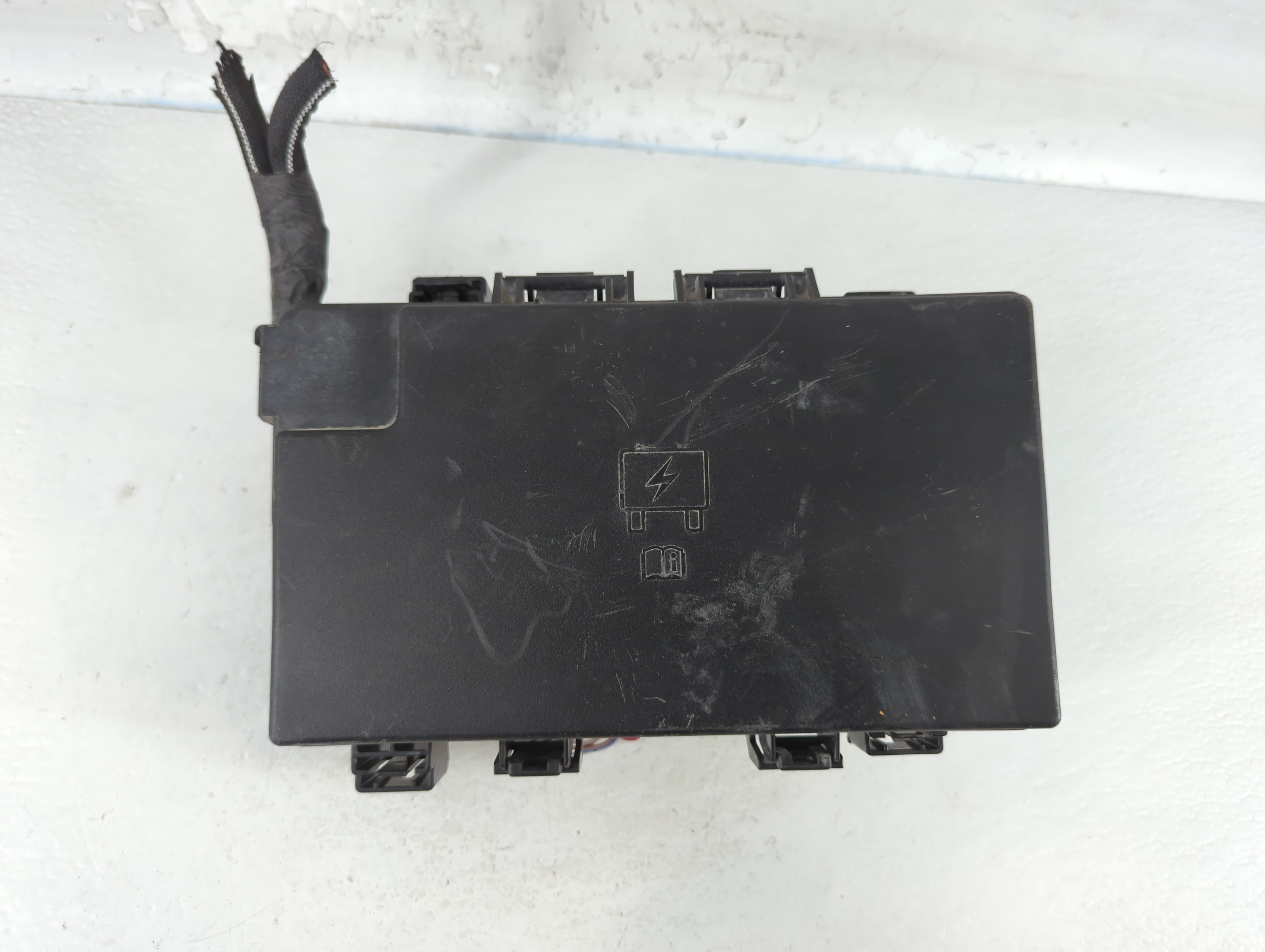 Picture of 2024 Dodge Durango Fusebox Fuse Box Relay Module 68498421aa 837305