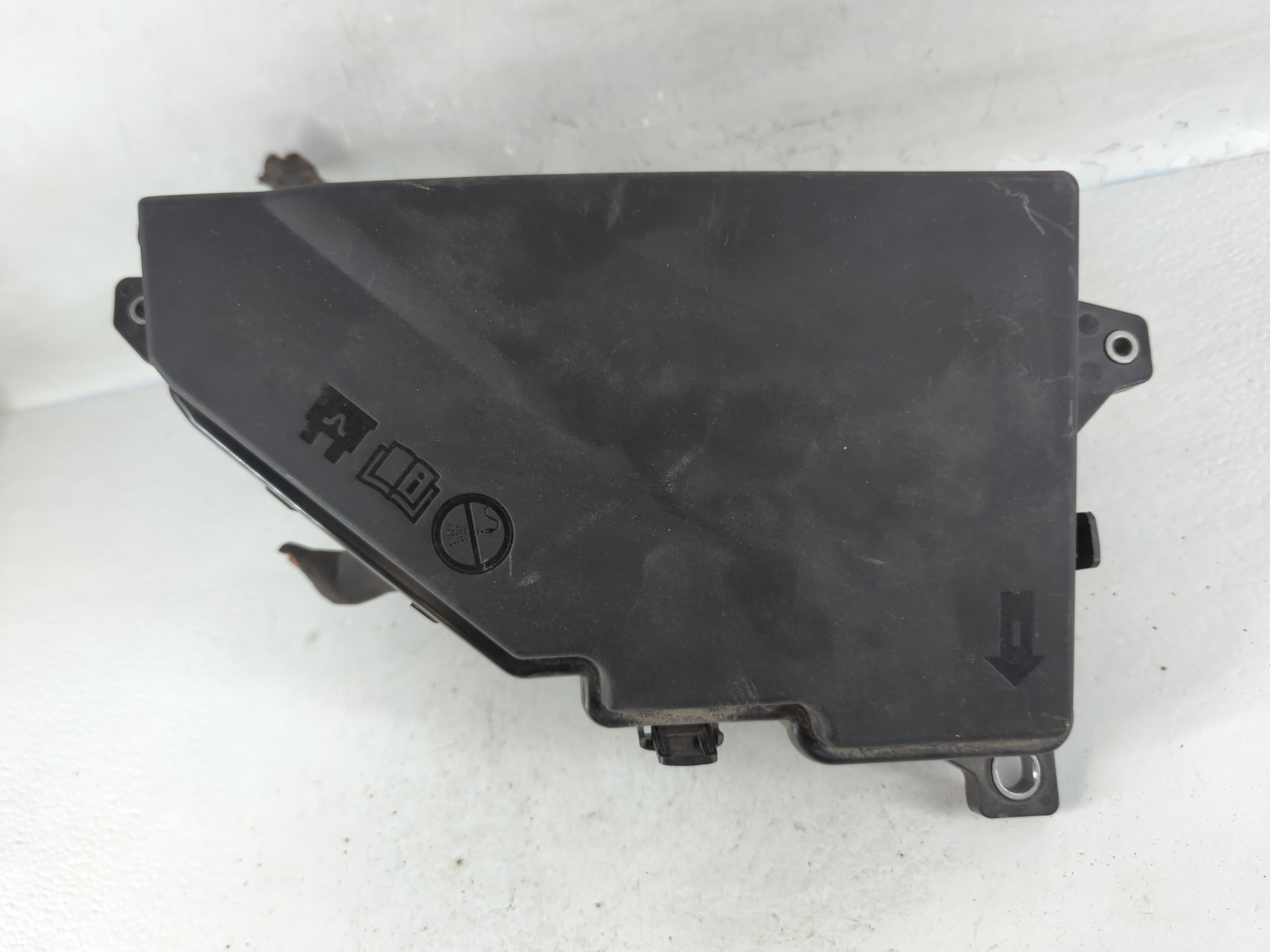 Picture of 2018 Volvo S90 Fusebox Fuse Box Relay Module 31398001|31654059 837315