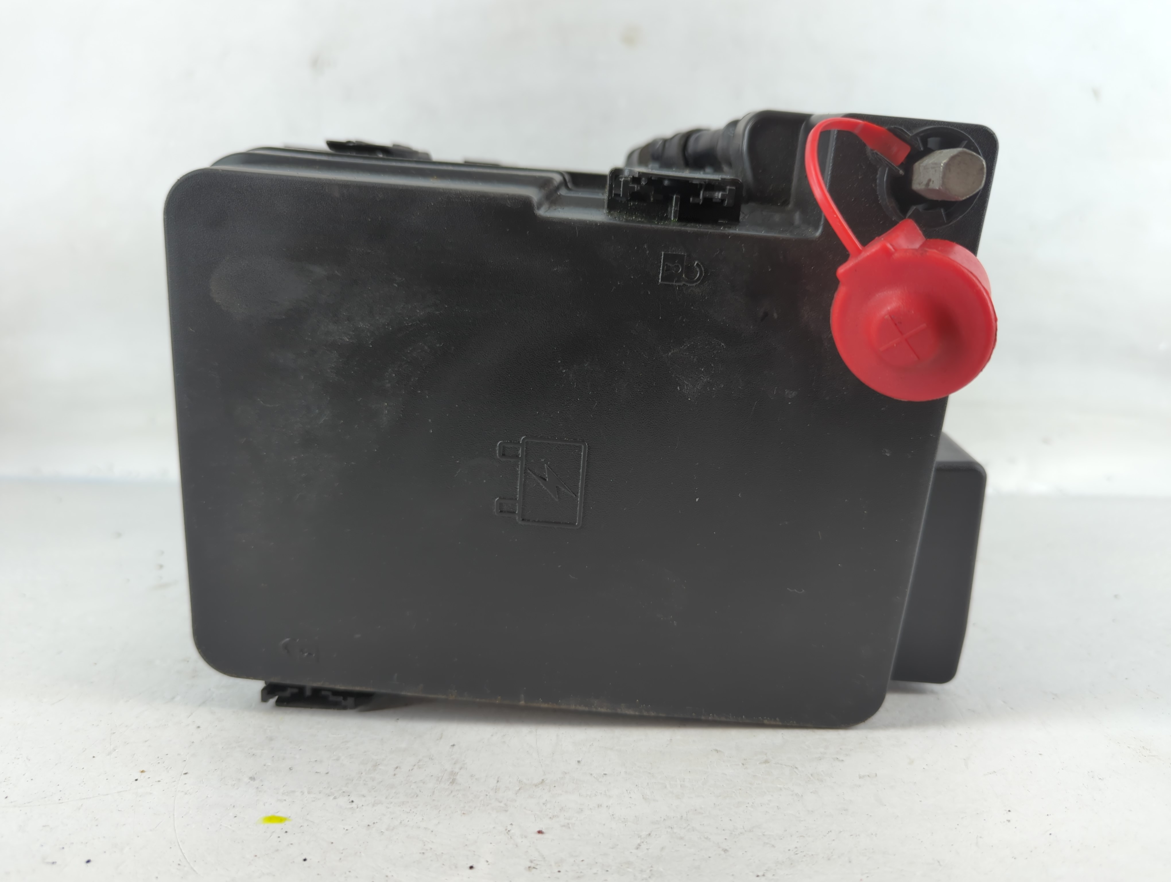 2016-2016 Gmc Terrain Fusebox Fuse Box Relay Module 23404555_01 837348 - Oemusedautoparts1.com