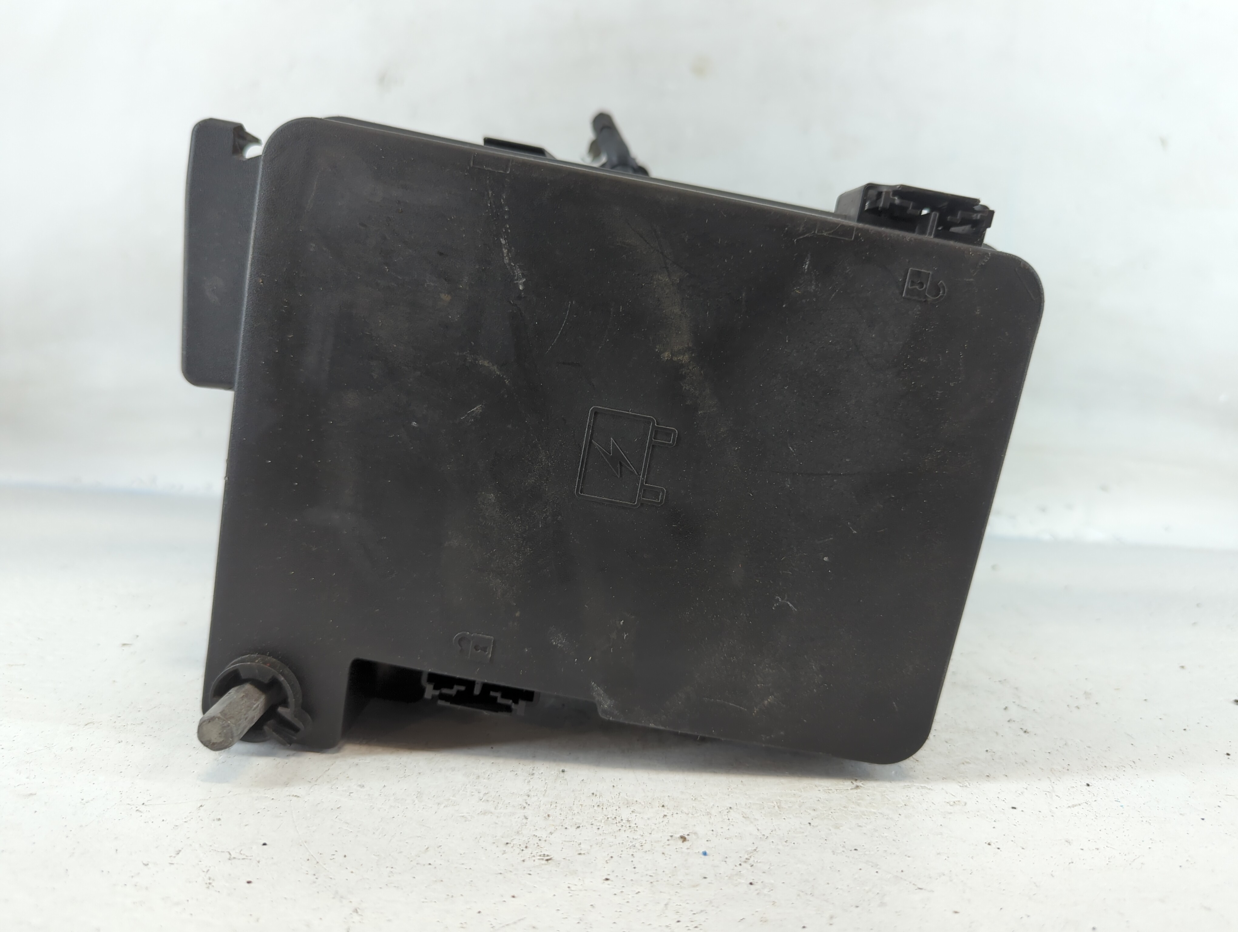 2016-2017 Gmc Terrain Fusebox Fuse Box Relay Module 84080470 01 837364 - Oemusedautoparts1.com