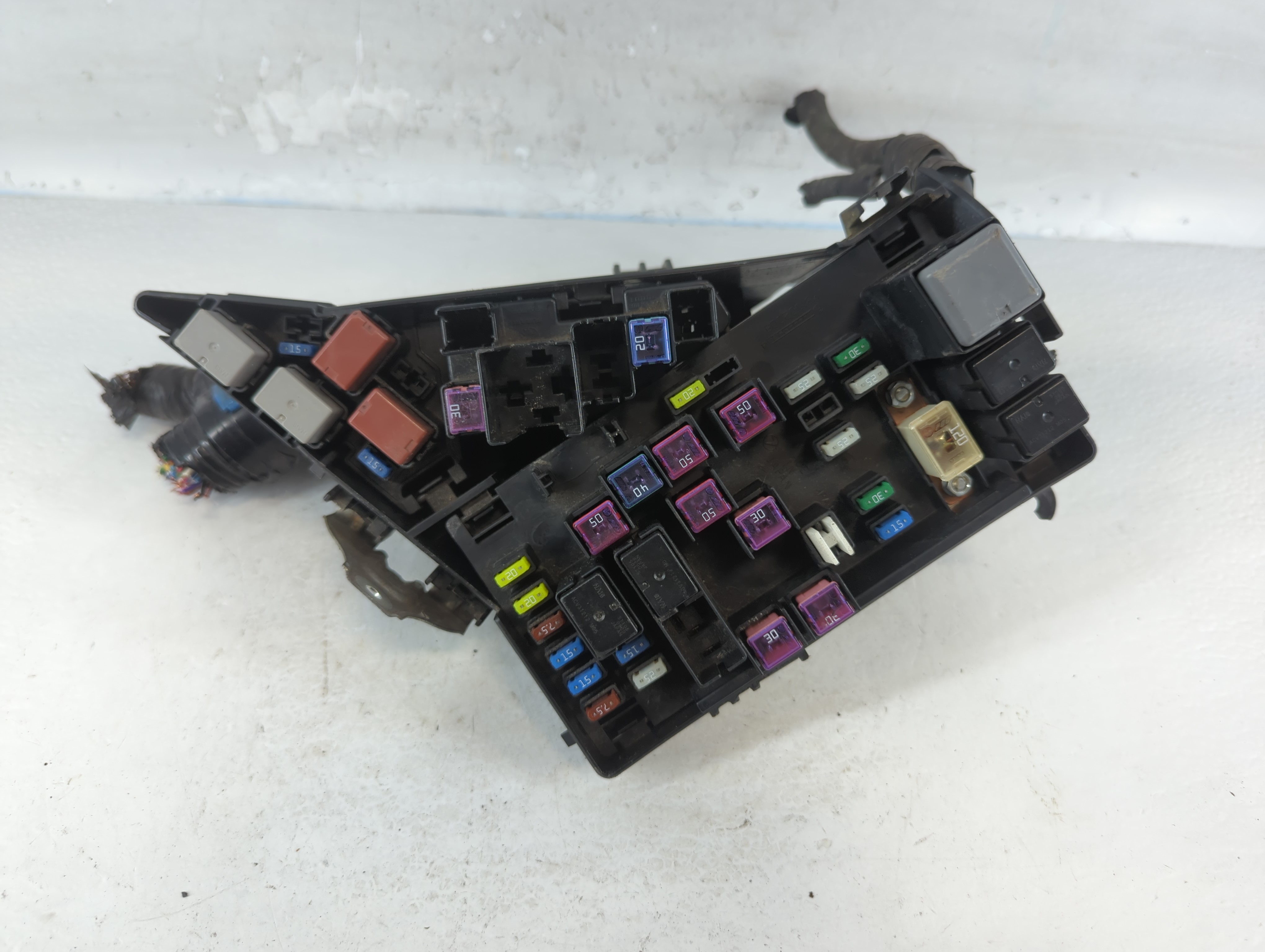 2014-2015 Subaru Forester Fusebox Fuse Box Relay Module Mb100200b 837370 - Oemusedautoparts1.com