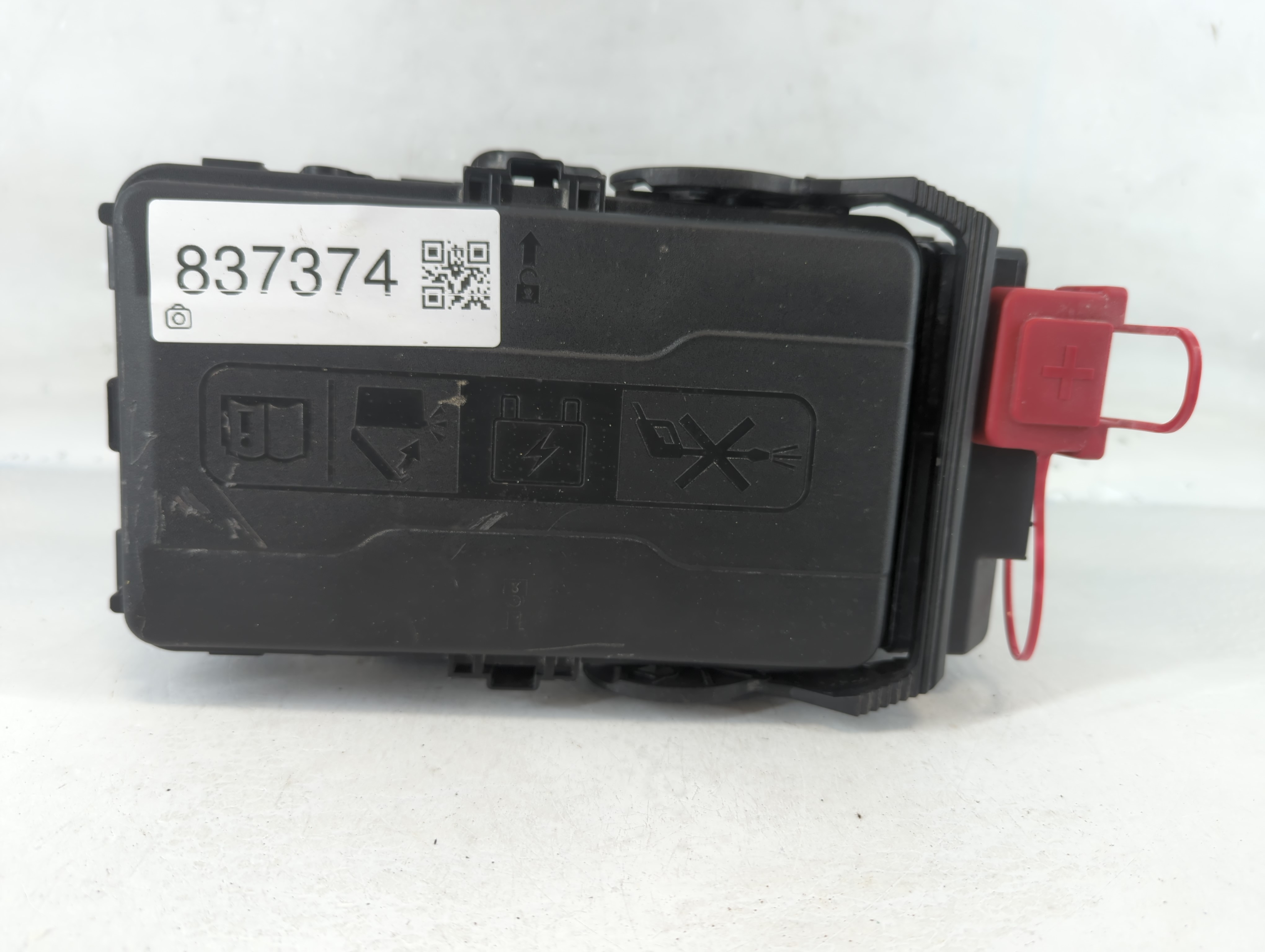 Picture of 2021-2022 Buick Envision Fusebox Fuse Box Relay Module 85127888 837374
